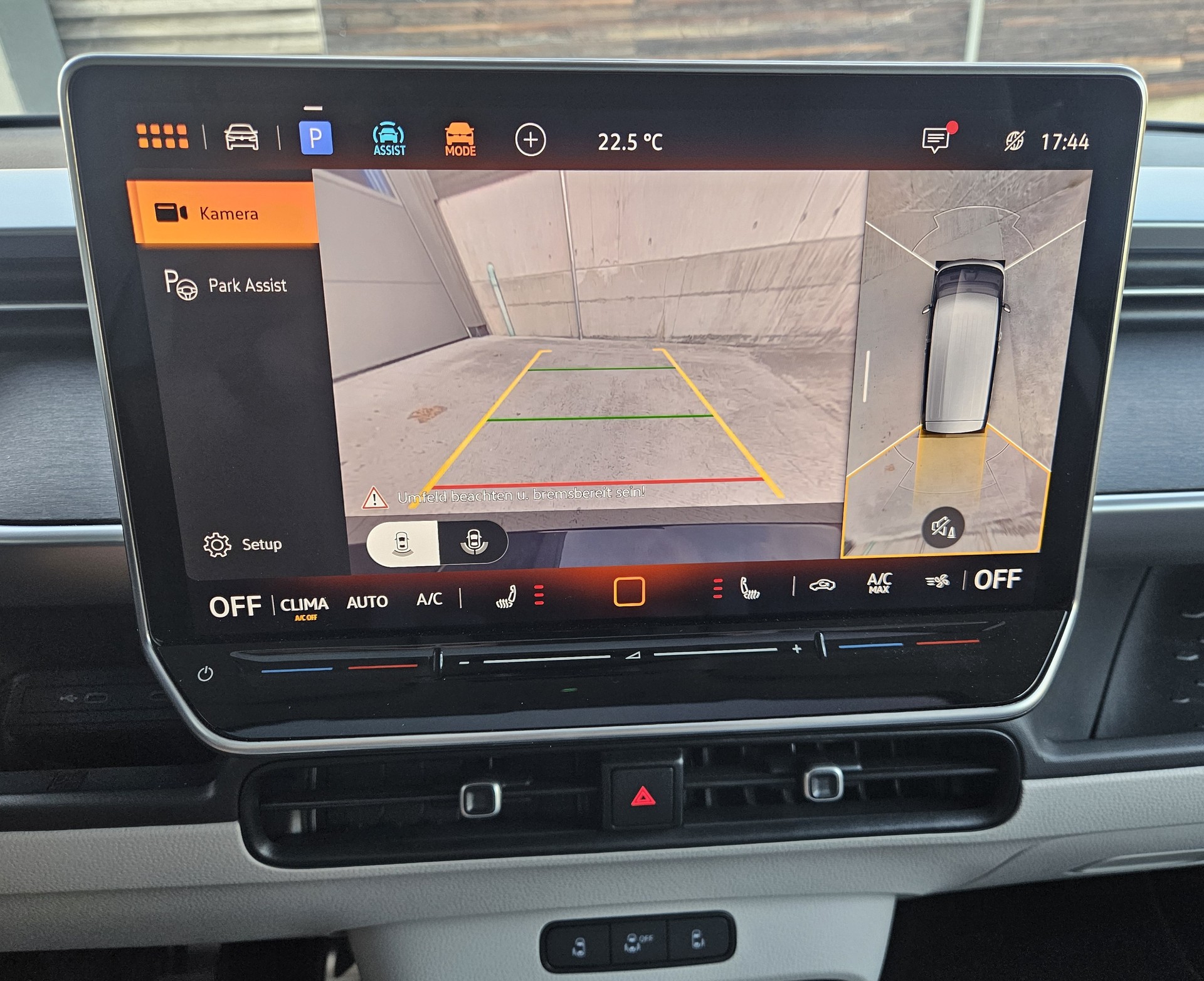 VW ID.Buzz LWB Pro mit 7-Sitzplätzen und Panoramadach - 14