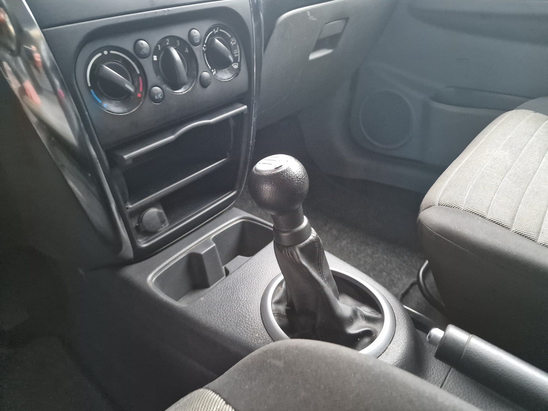 SUZUKI SX4 1.6 16V GL Top 4WD 12Mt Gara 8xRad MFK Neu - 15