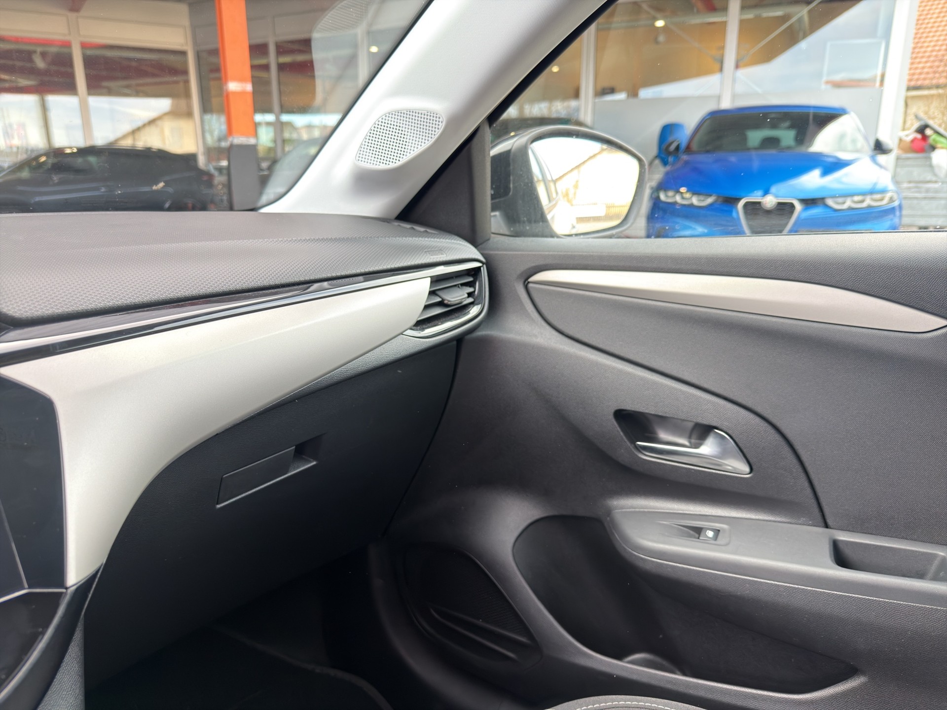 OPEL Corsa 1.2 T Edition Automat - 25