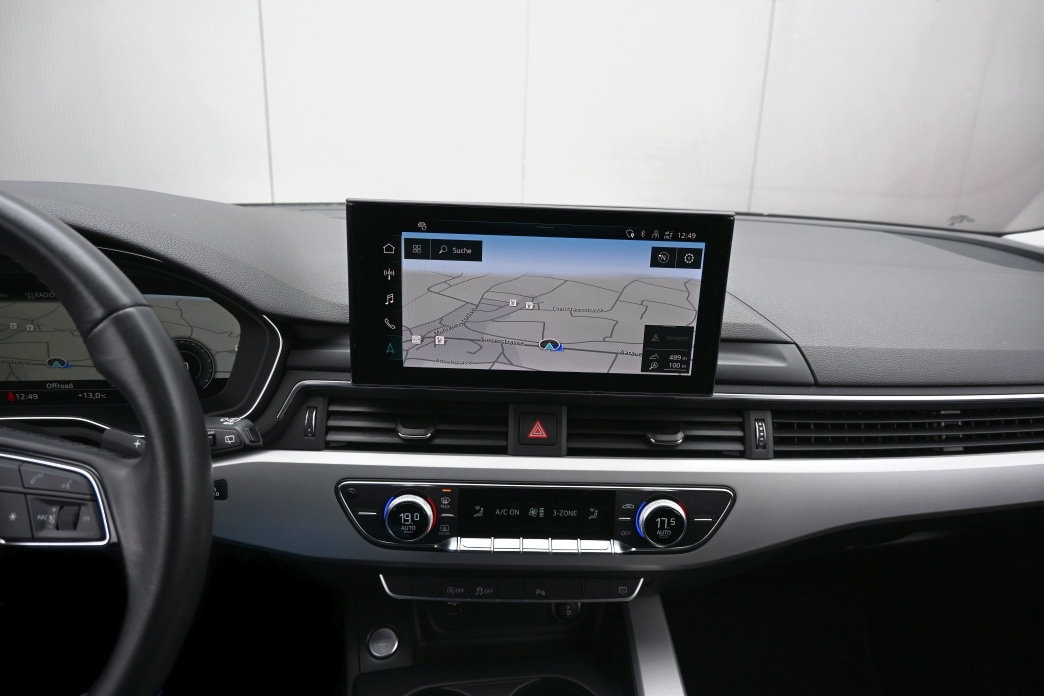 AUDI A4 Avant 2.0 TDI 35 Attraction S-tronic - 12