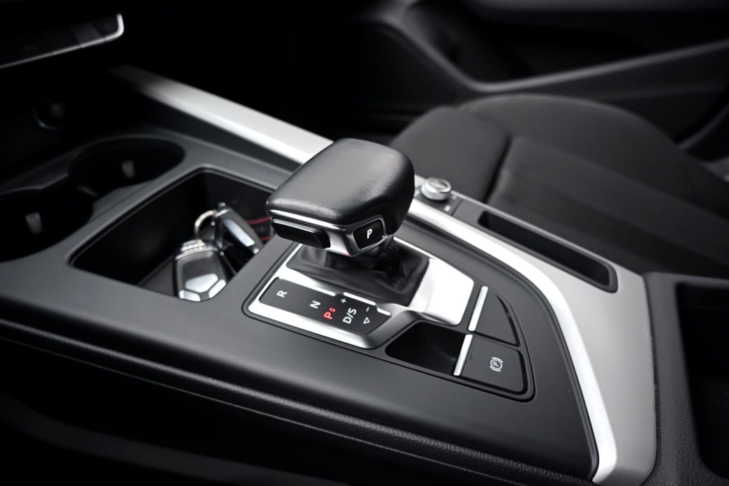 AUDI A4 Avant 2.0 TDI 35 Attraction S-tronic - 10