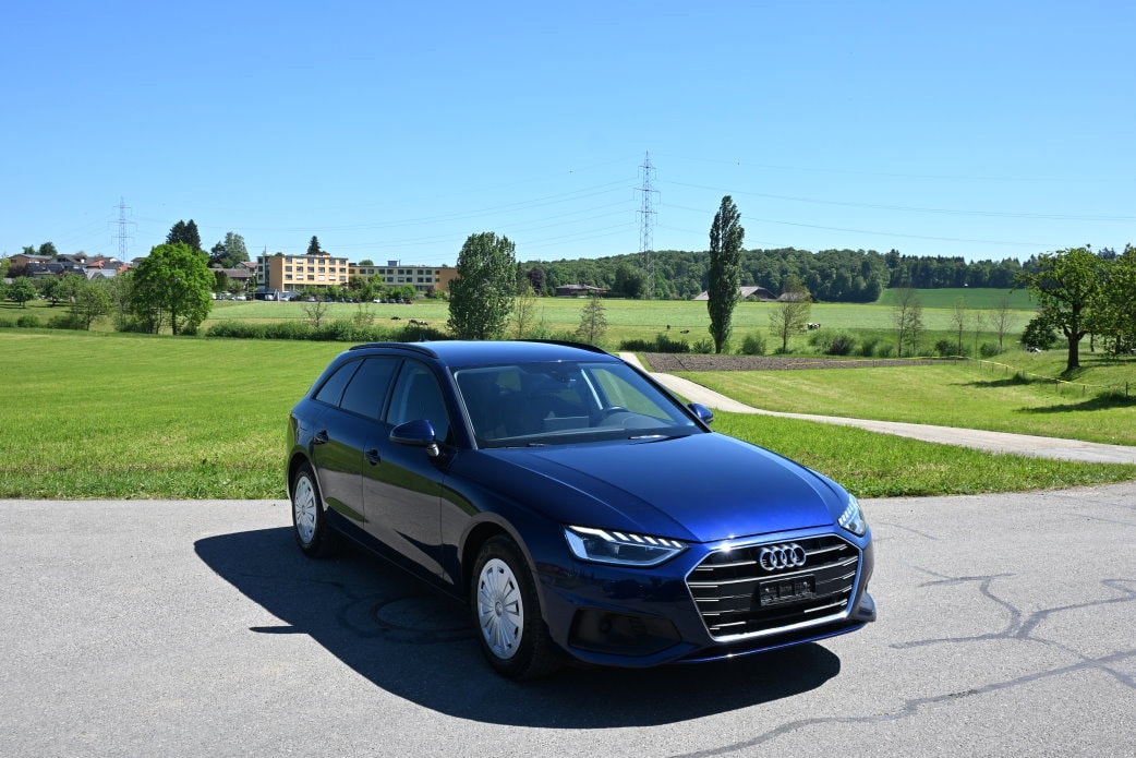 AUDI A4 Avant 2.0 TDI 35 Attraction S-tronic - 2