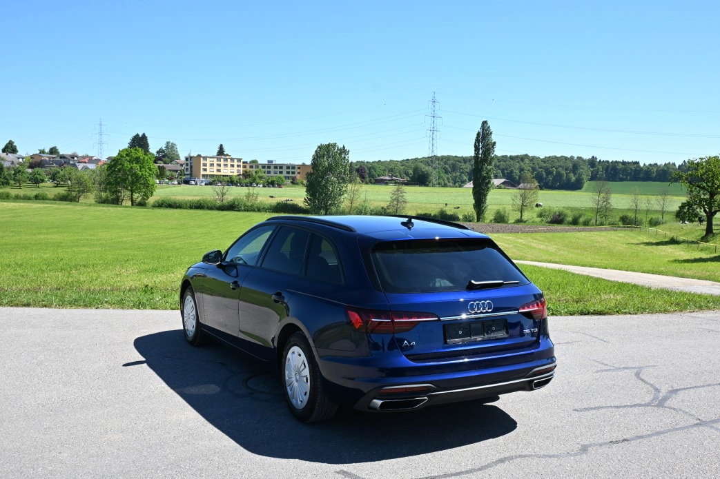 AUDI A4 Avant 2.0 TDI 35 Attraction S-tronic - 4