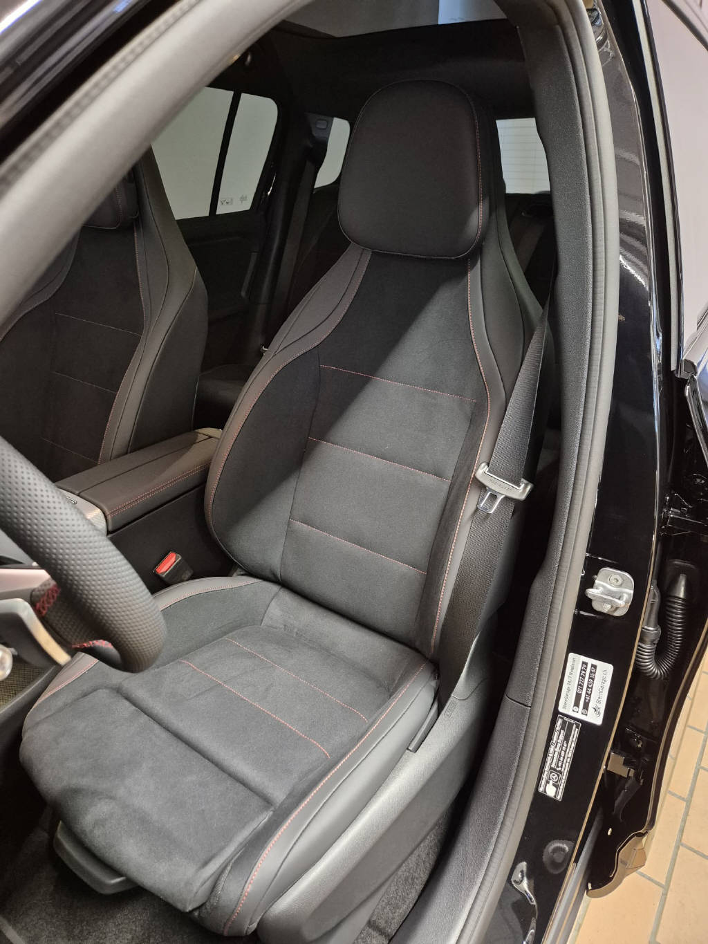 MERCEDES-BENZ GLB 220 4Matic - 6