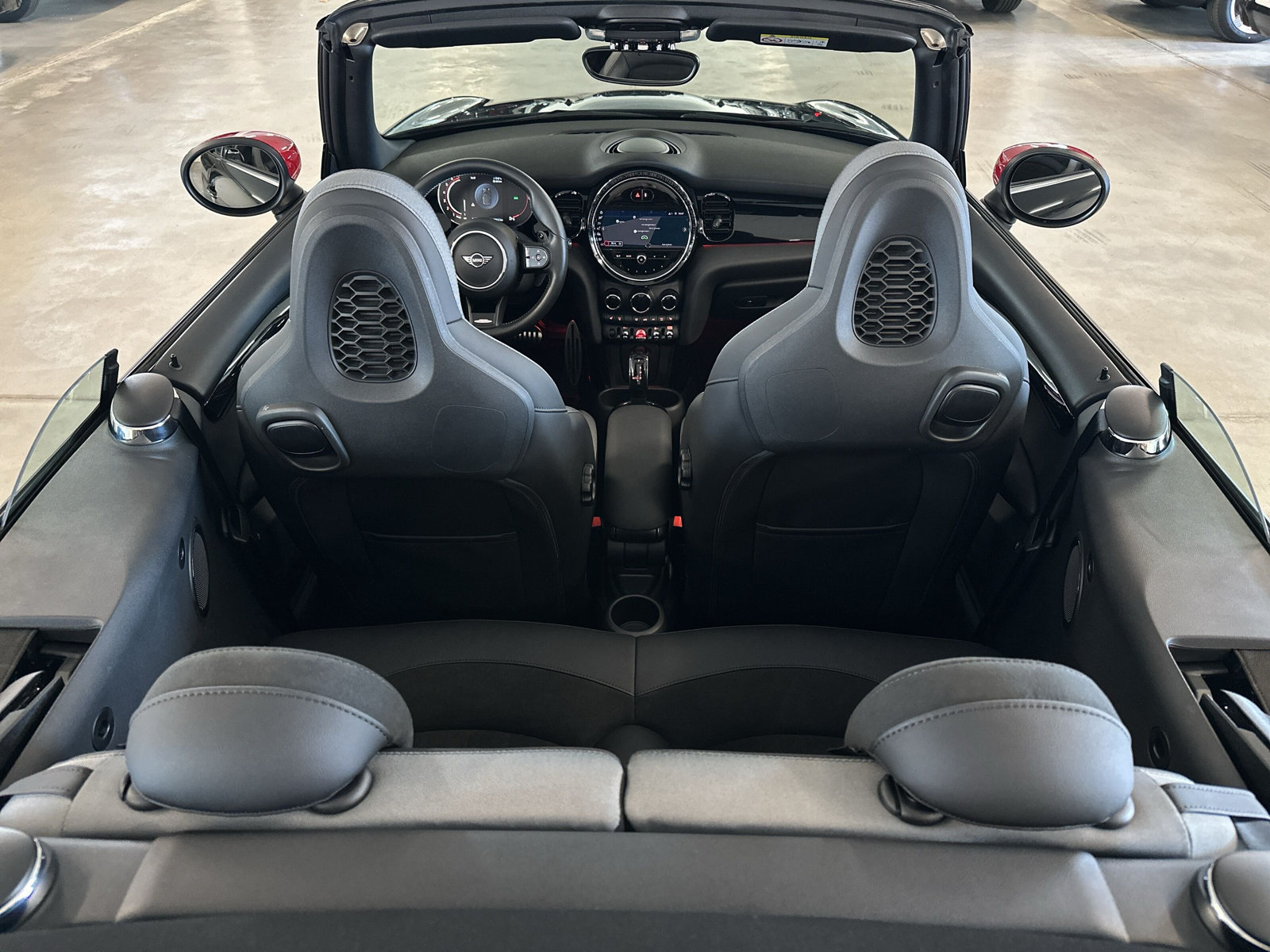 MINI Cabrio John Cooper Works F57 2.0i (CH) - 21