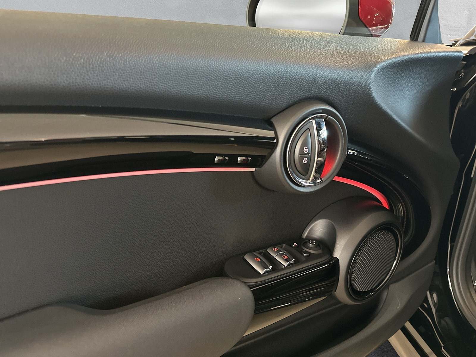 MINI Cabrio John Cooper Works F57 2.0i (CH) - 17