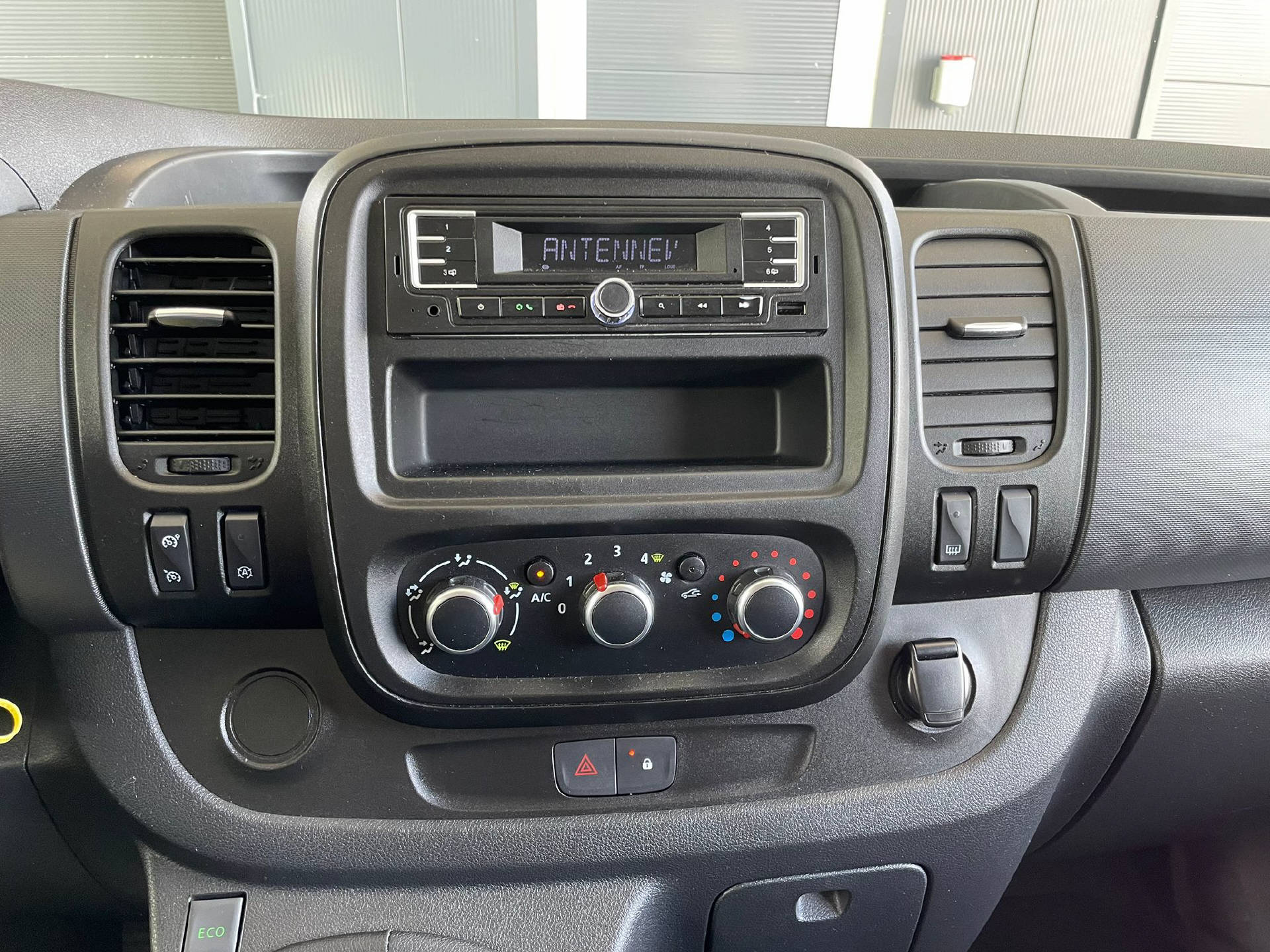RENAULT Trafic Kaw. 3.0 t L1 H1 2.0 dCi 120 Business-7