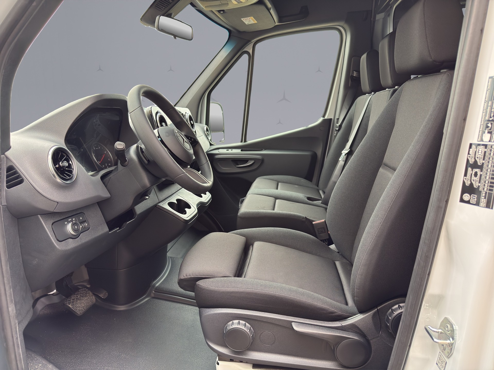 MERCEDES-BENZ Sprinter 317 CDI Standard 9G-TRONIC - 9