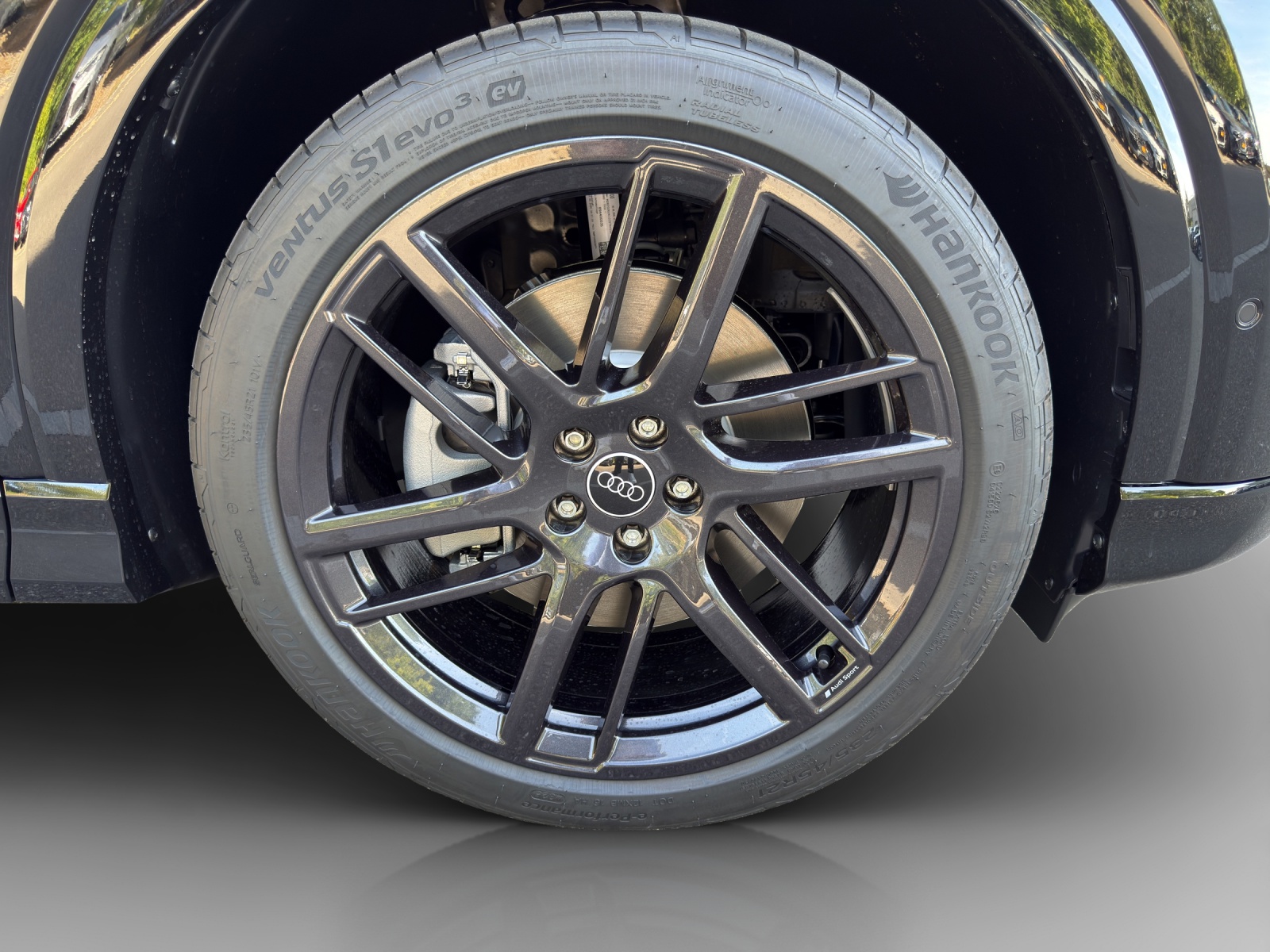 AUDI Q4 e-tron SUV quattro performance - 16