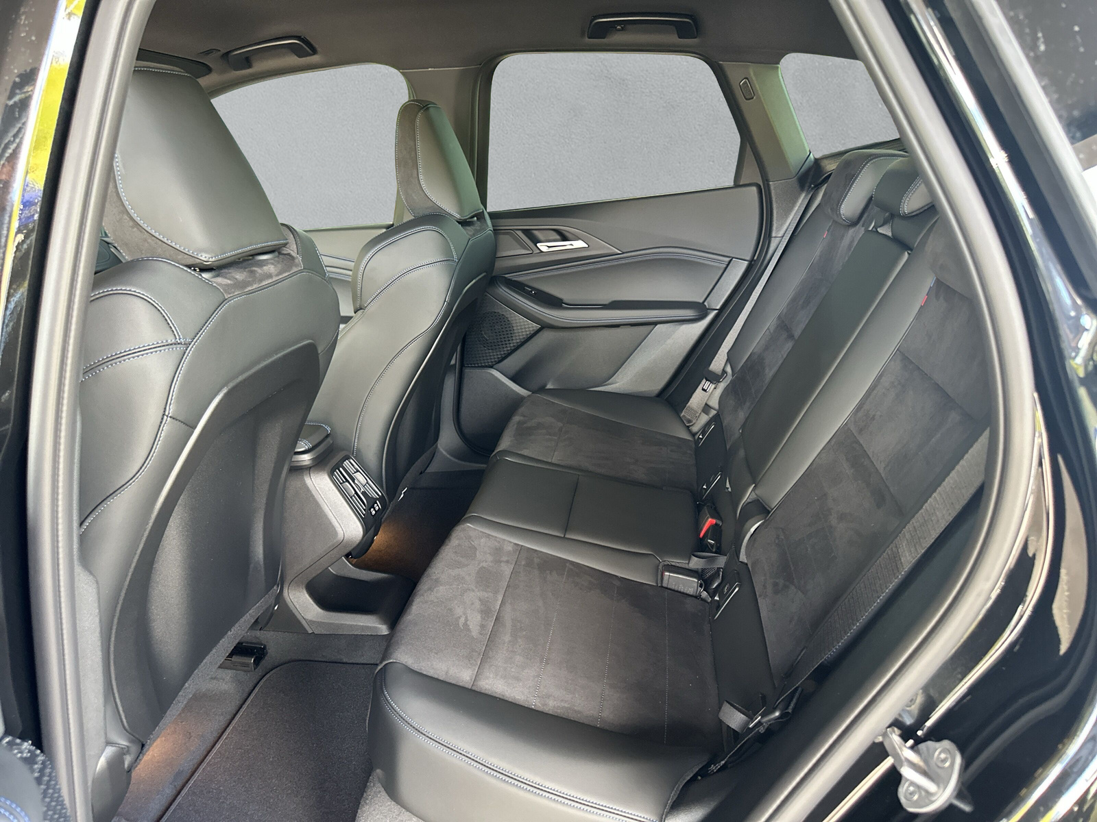 BMW 225e xDrive Active Tourer - 16