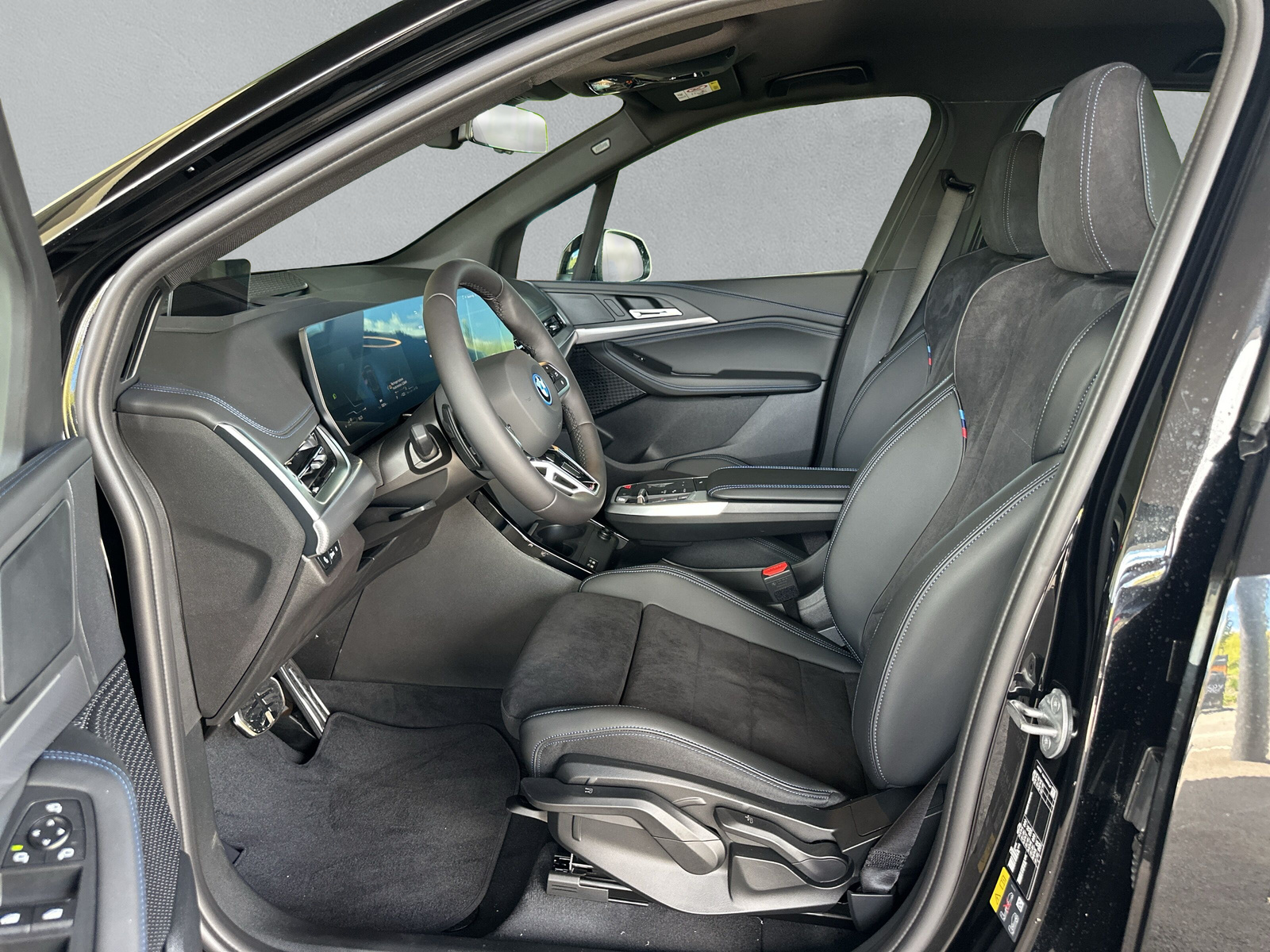 BMW 225e xDrive Active Tourer - 12