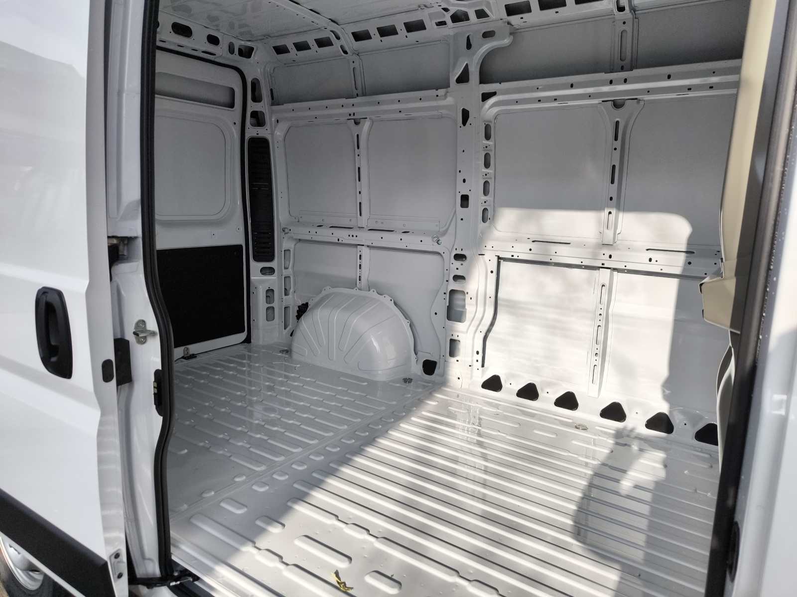 PEUGEOT Boxer Kaw. 335 L2H2 2.2 BlueHDi 140 S/S - 13