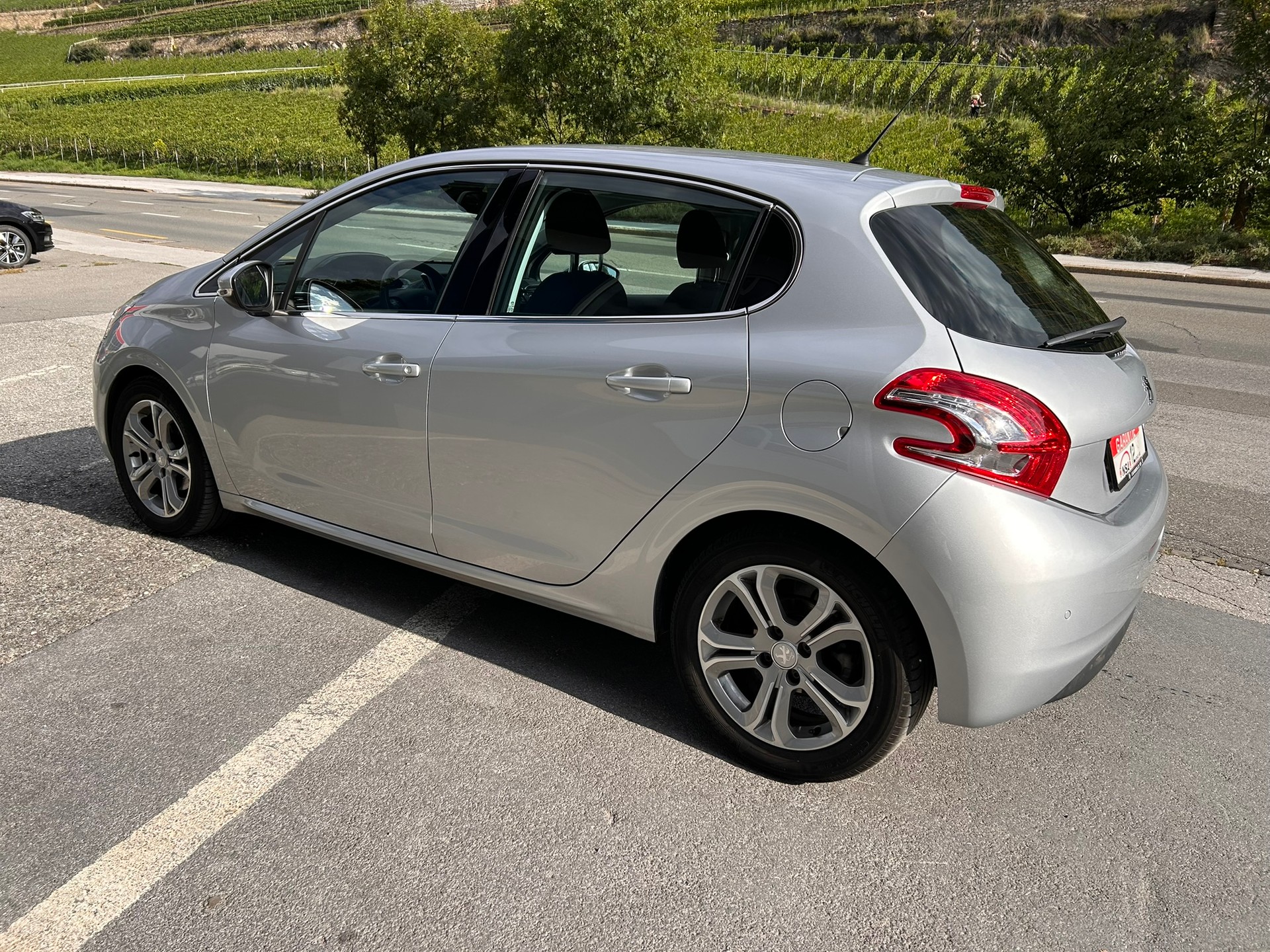 PEUGEOT 208 1.6 VTI Allure - 4
