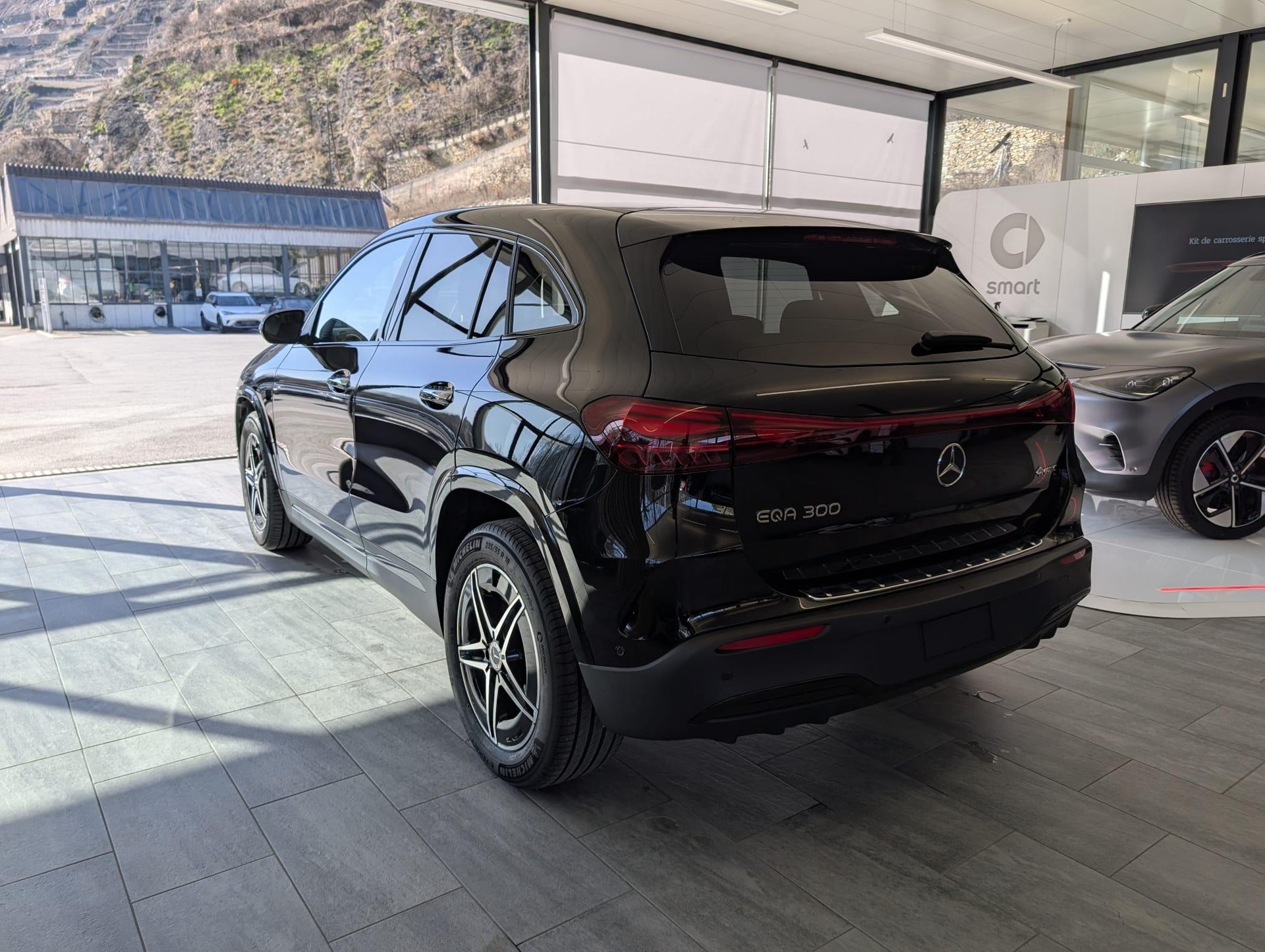 MERCEDES-BENZ EQA 300 Excellence AMG Line 4matic - 3