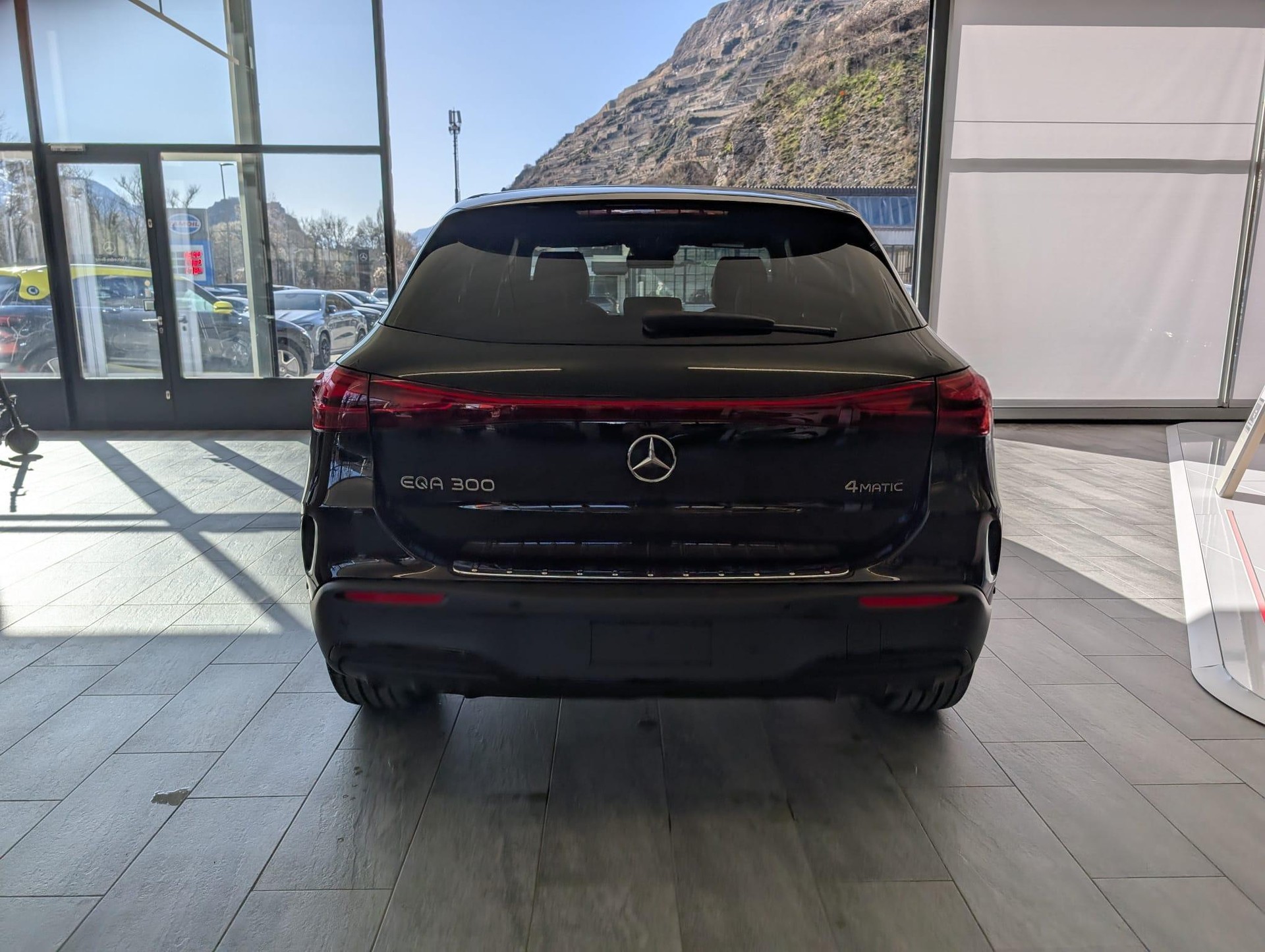 MERCEDES-BENZ EQA 300 Excellence AMG Line 4matic - 5