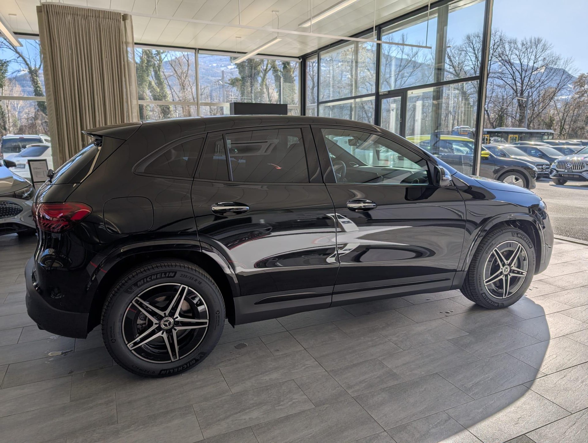 MERCEDES-BENZ EQA 300 Excellence AMG Line 4matic - 8