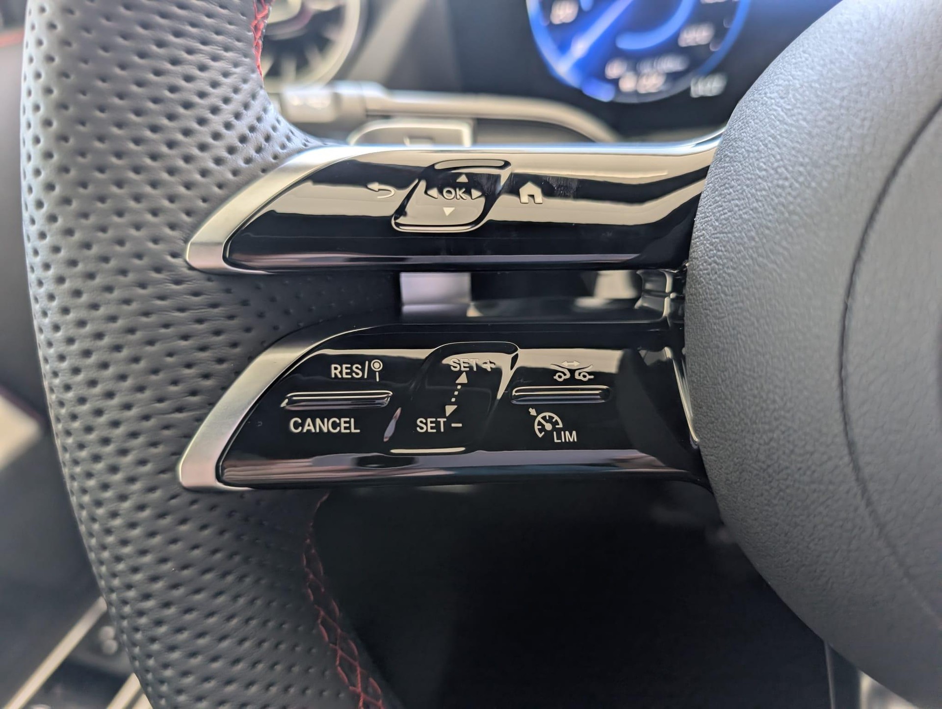 MERCEDES-BENZ EQA 300 Excellence AMG Line 4matic - 14