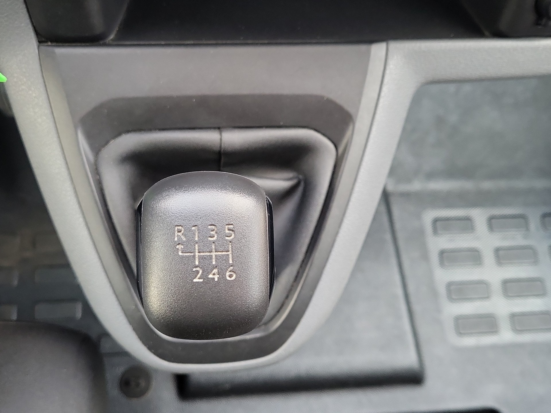 OPEL Vivaro Combi 2.0 Essential M - 10