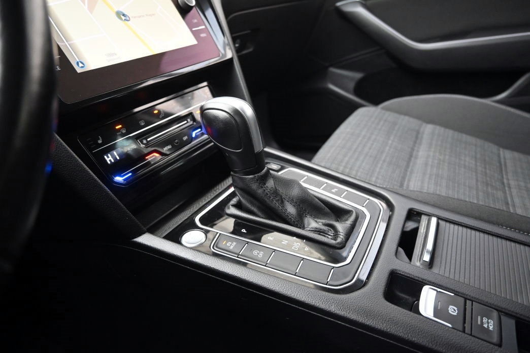 VW Passat Variant 2.0 TDI Business DSG - 9