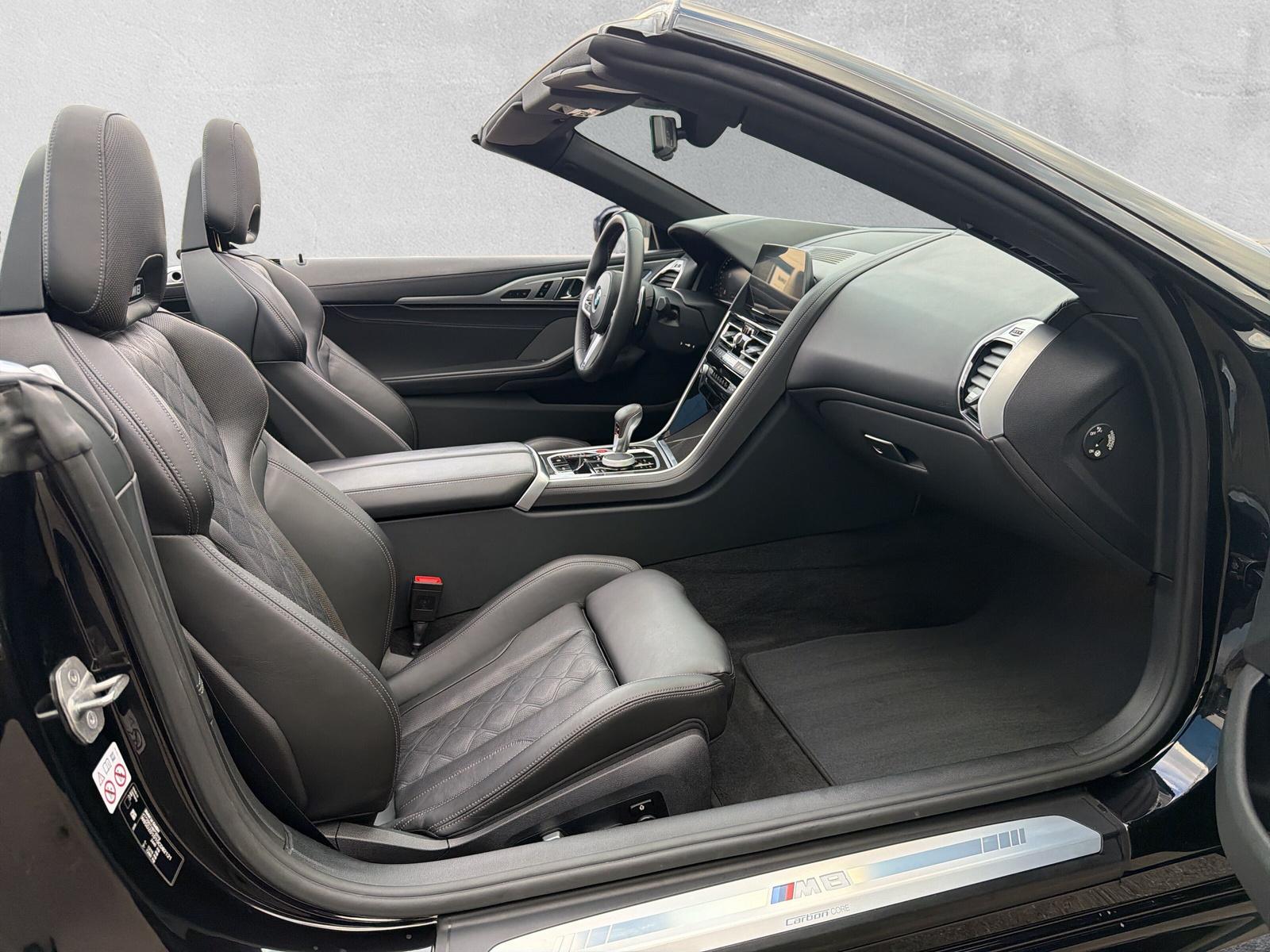 BMW M8 Competition xDrive Cabriolet - 13
