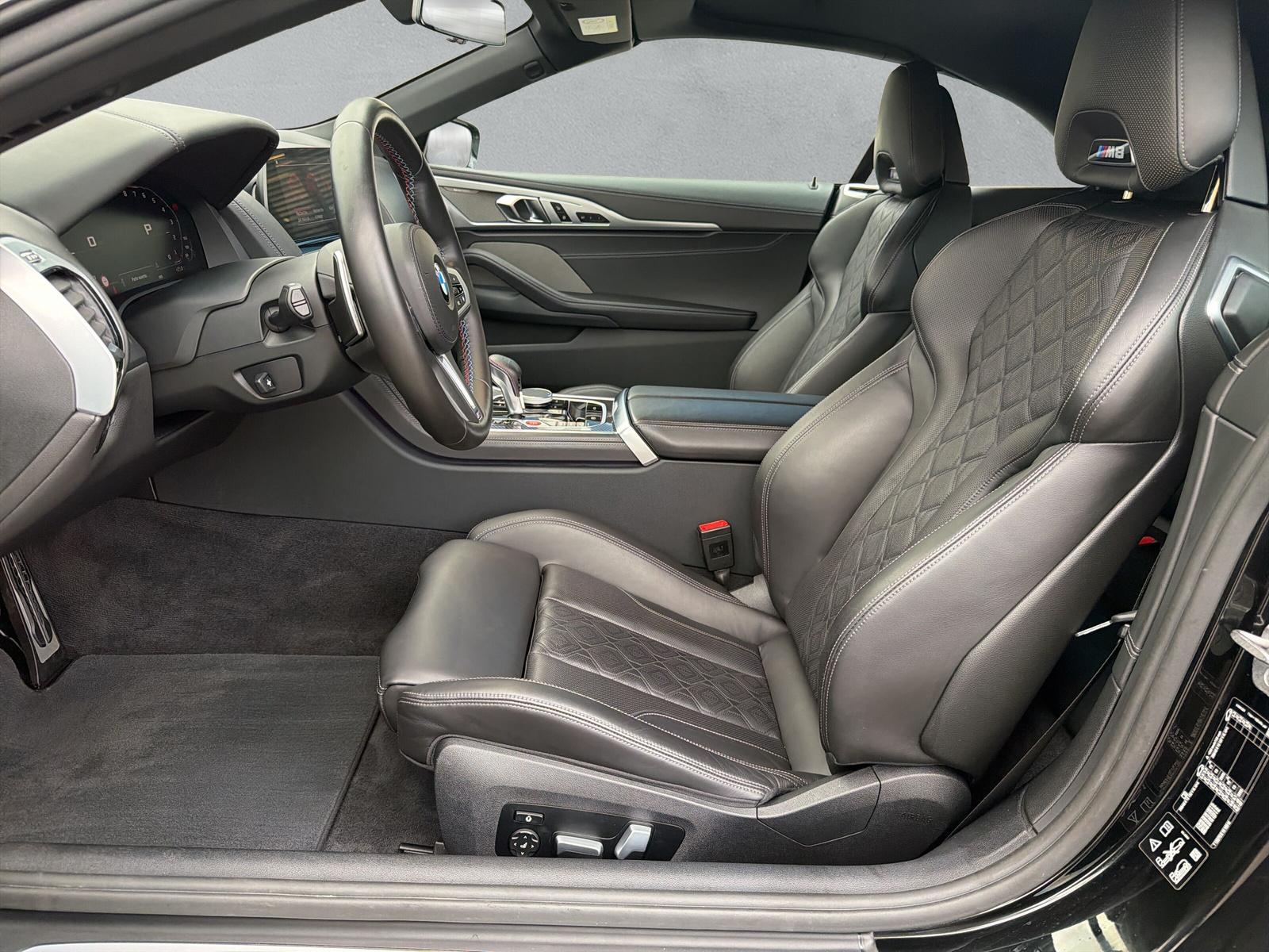 BMW M8 Competition xDrive Cabriolet - 12