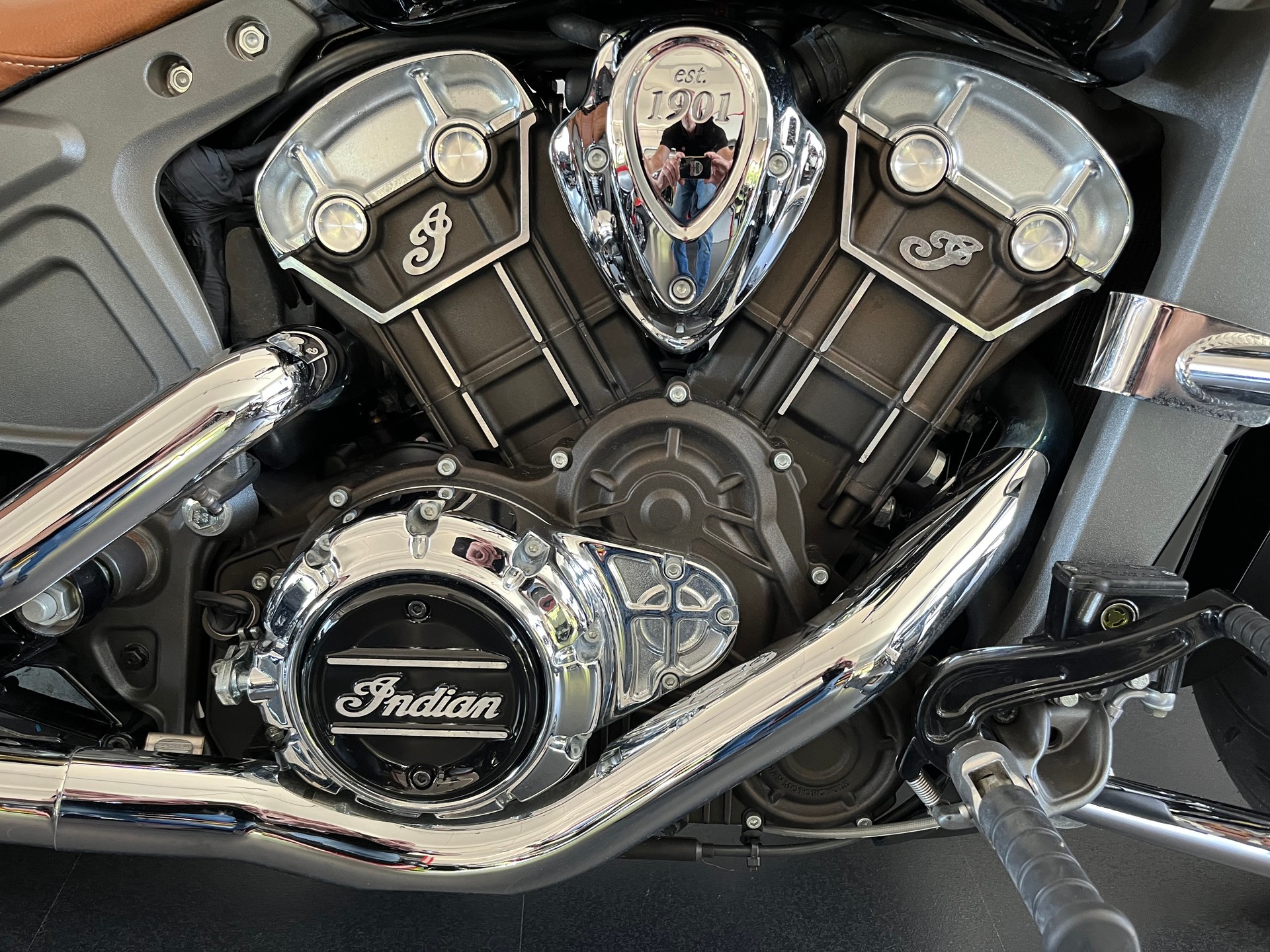 INDIAN Scout ABS - 4