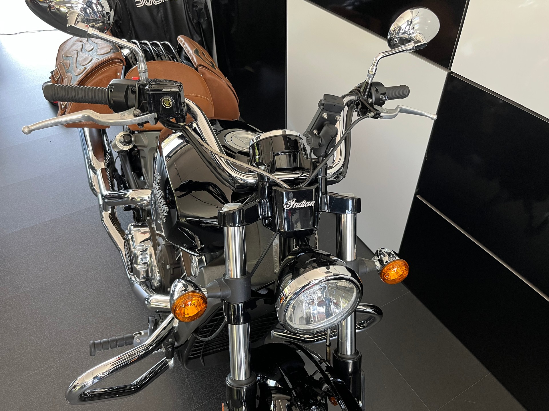 INDIAN Scout ABS - 10