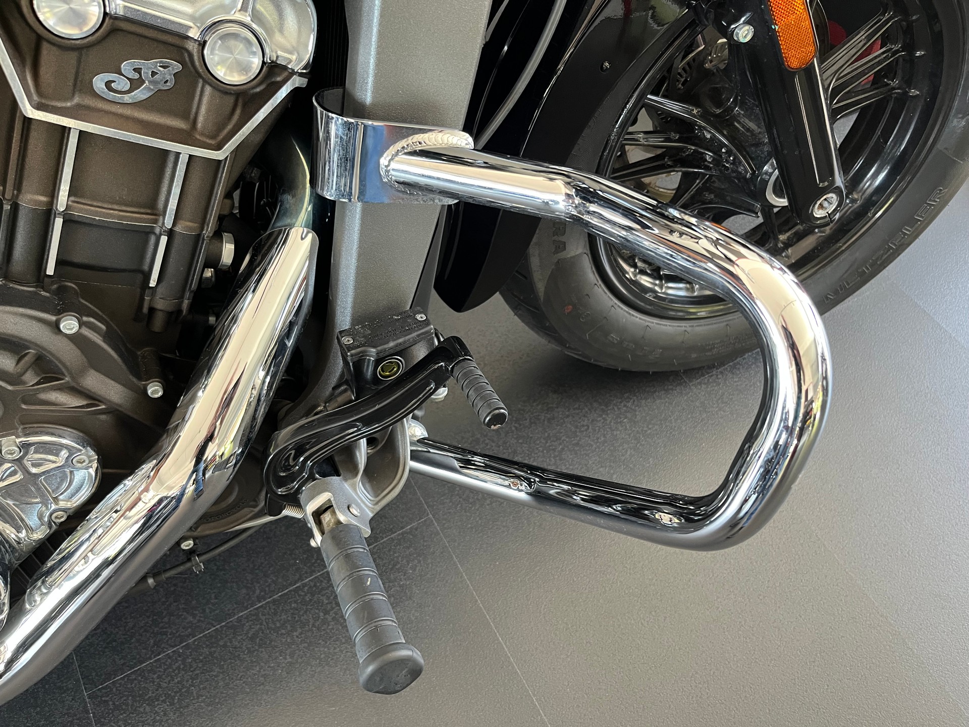 INDIAN Scout ABS - 11