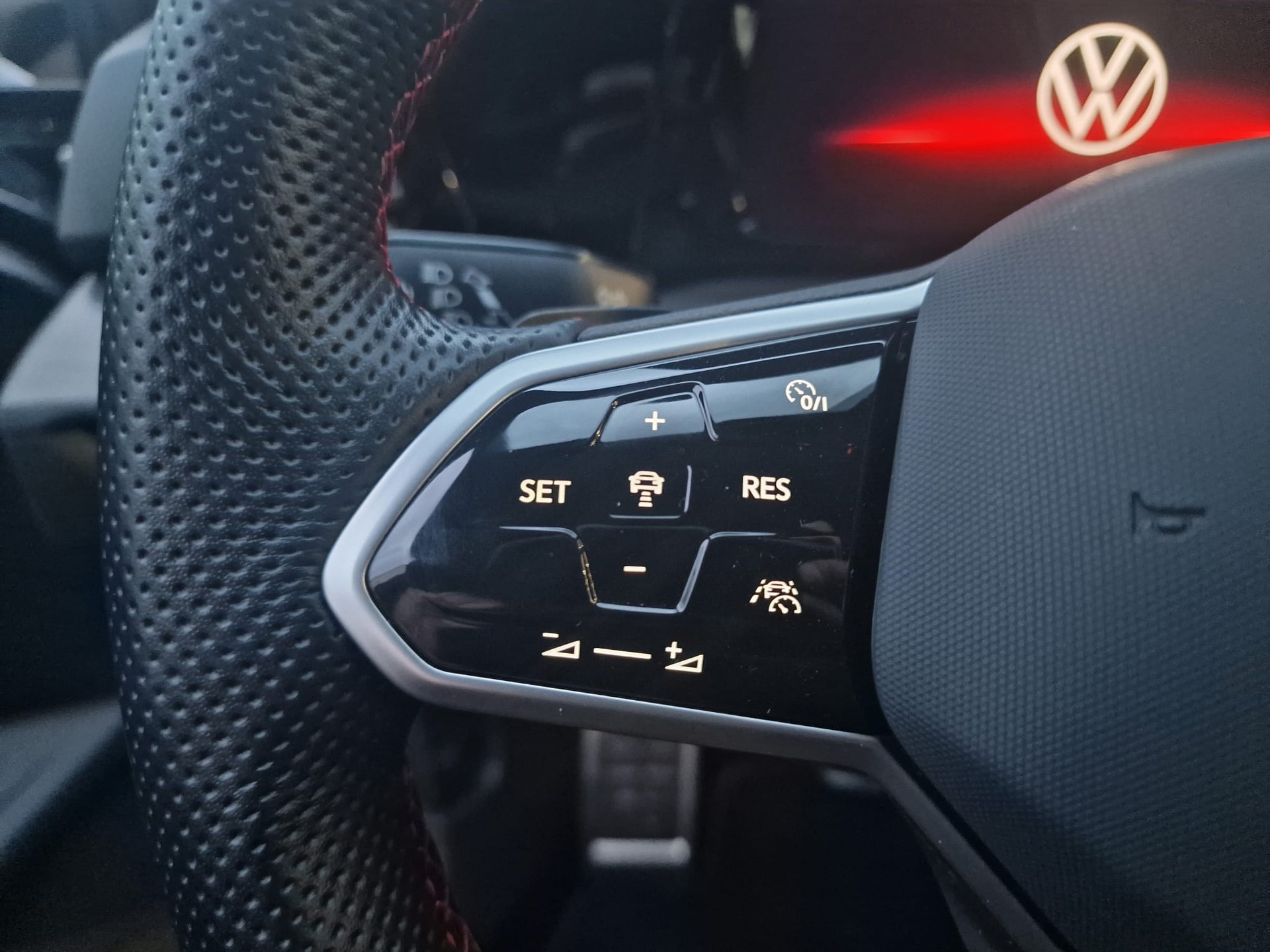 VW Golf 2.0 TSI GTI Clubsport DSG - 14
