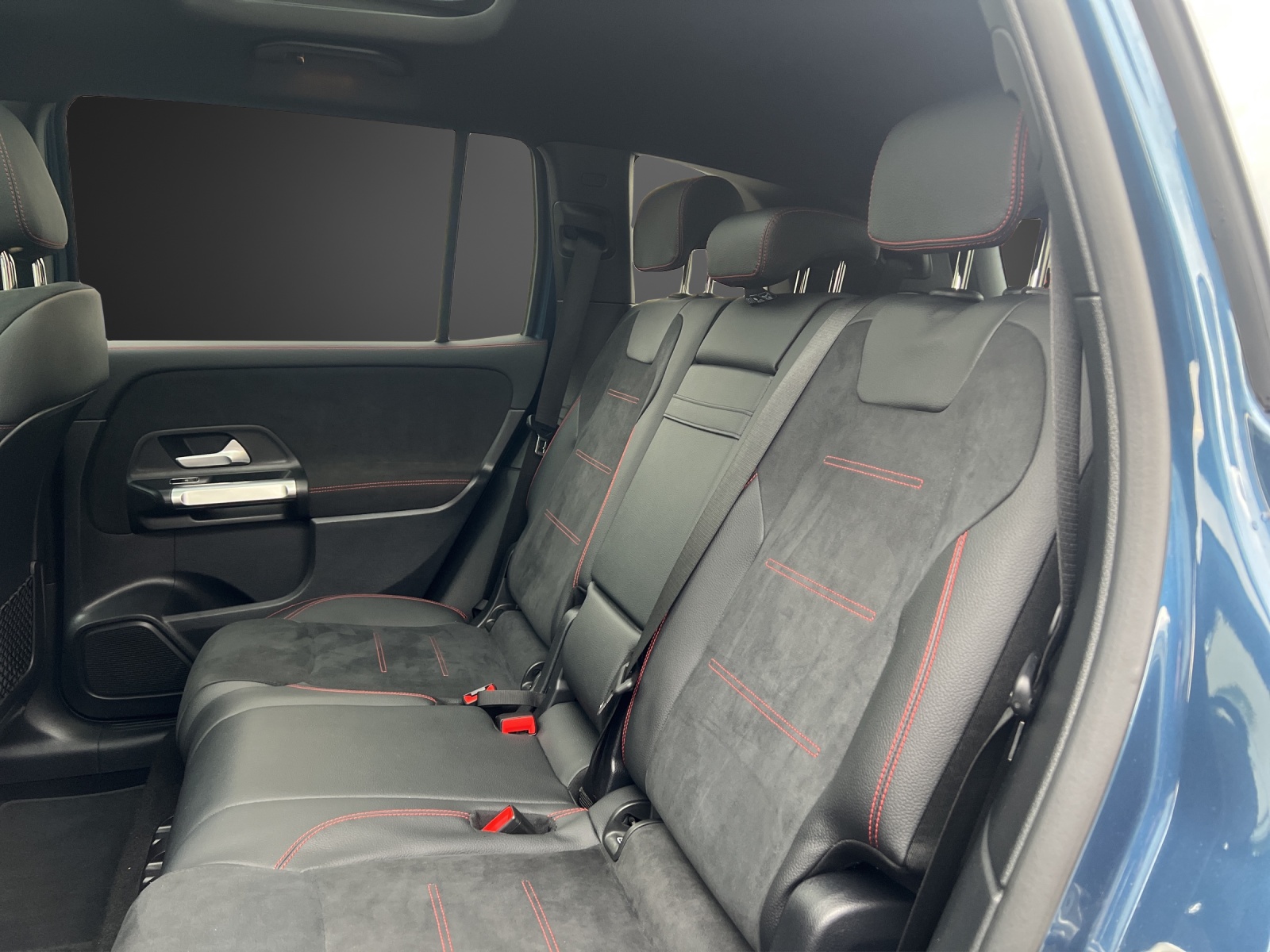 MERCEDES-BENZ GLB 200 4Matic AMG Line 8G-Tronic - 14