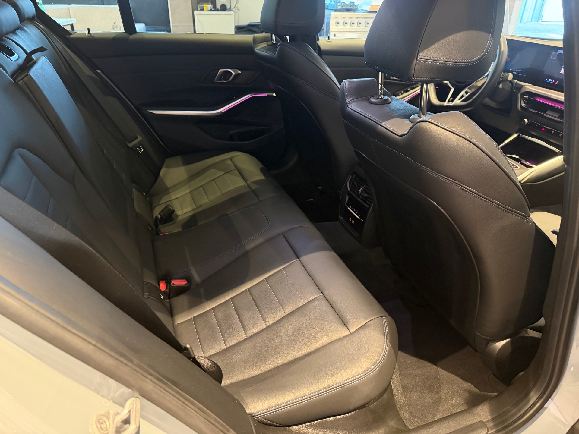 BMW 330d xDrive MSport - 9