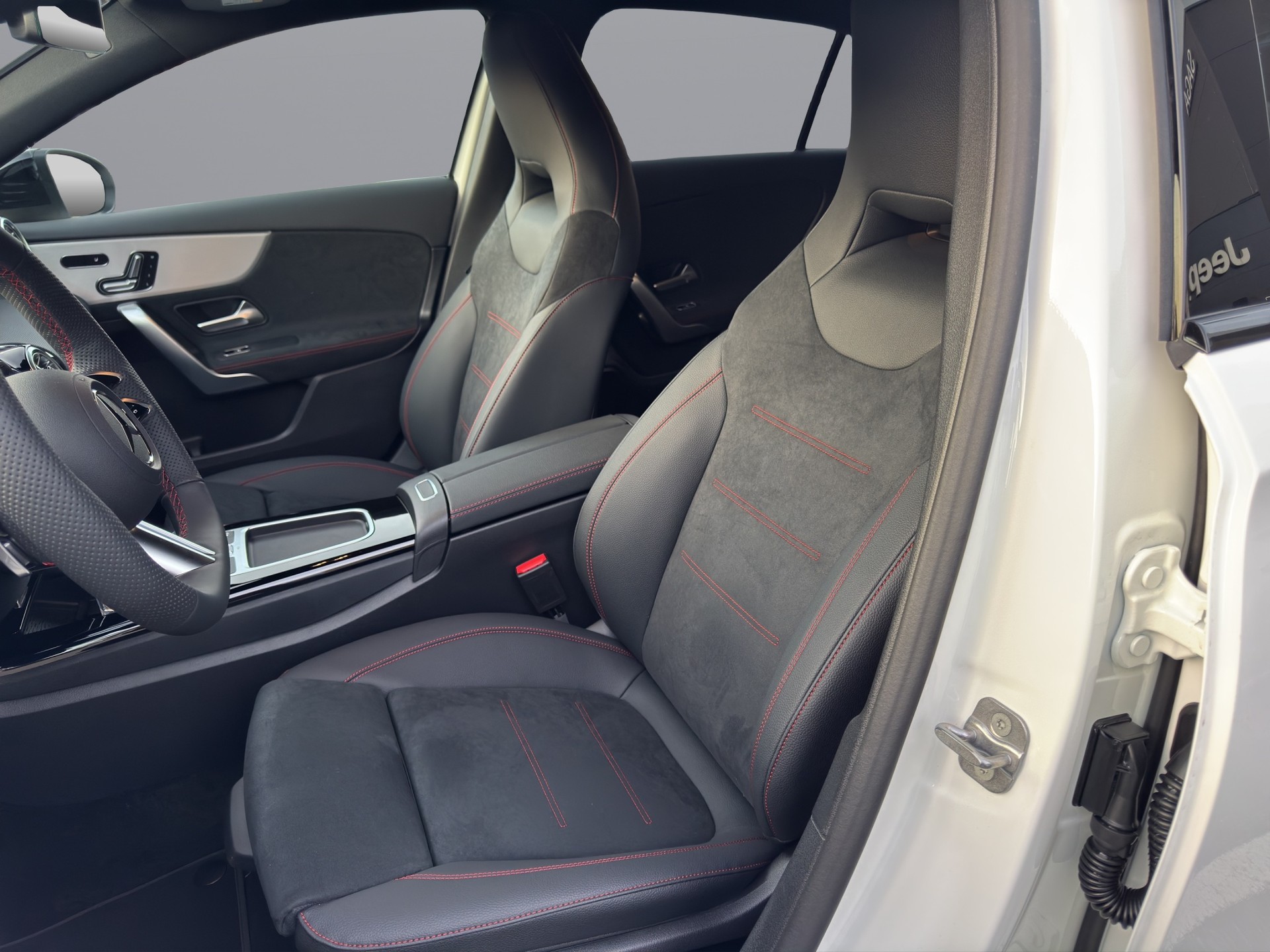 MERCEDES-BENZ A 200 Night Star 7G-DCT - 10