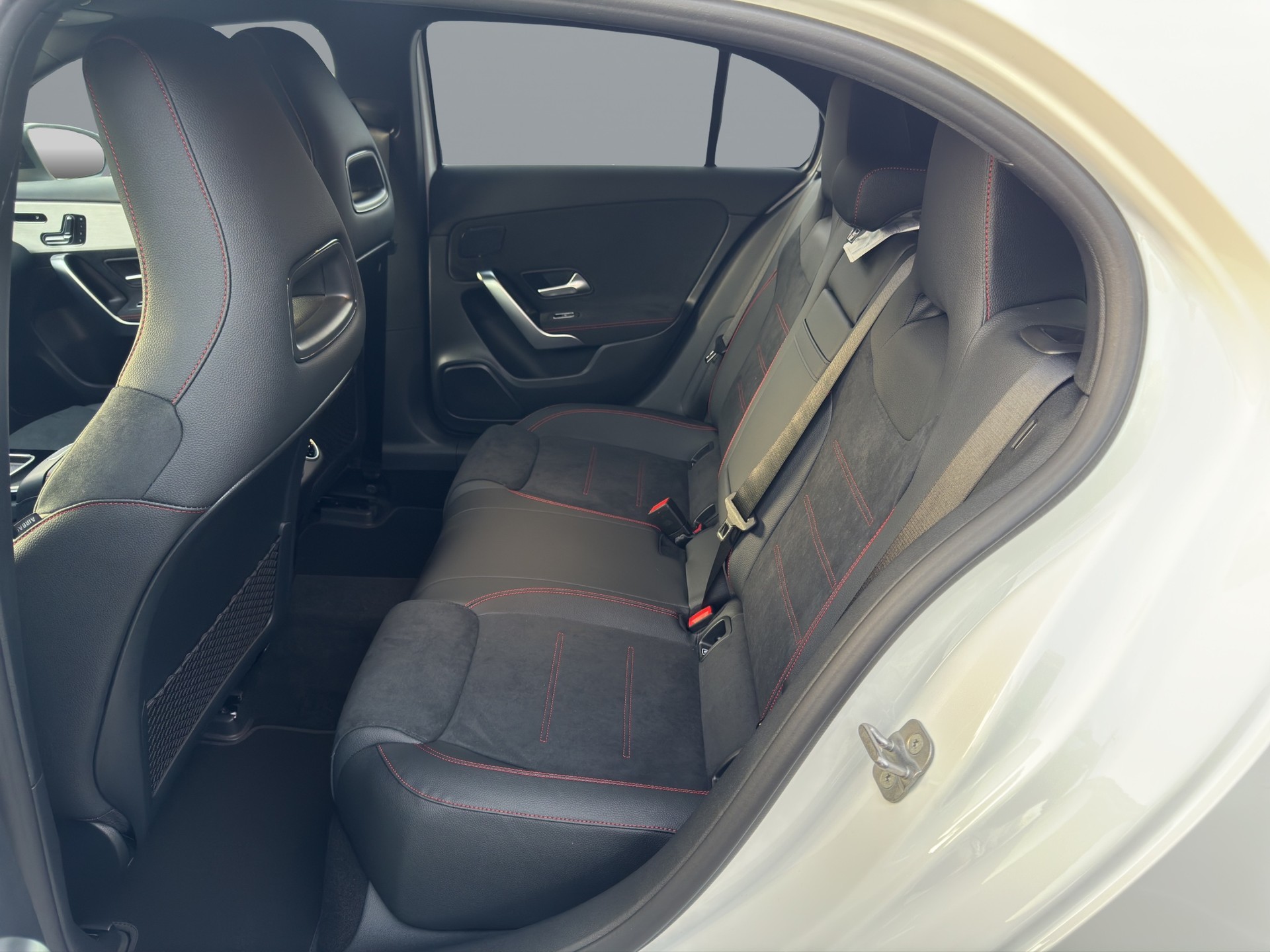 MERCEDES-BENZ A 200 Night Star 7G-DCT - 11