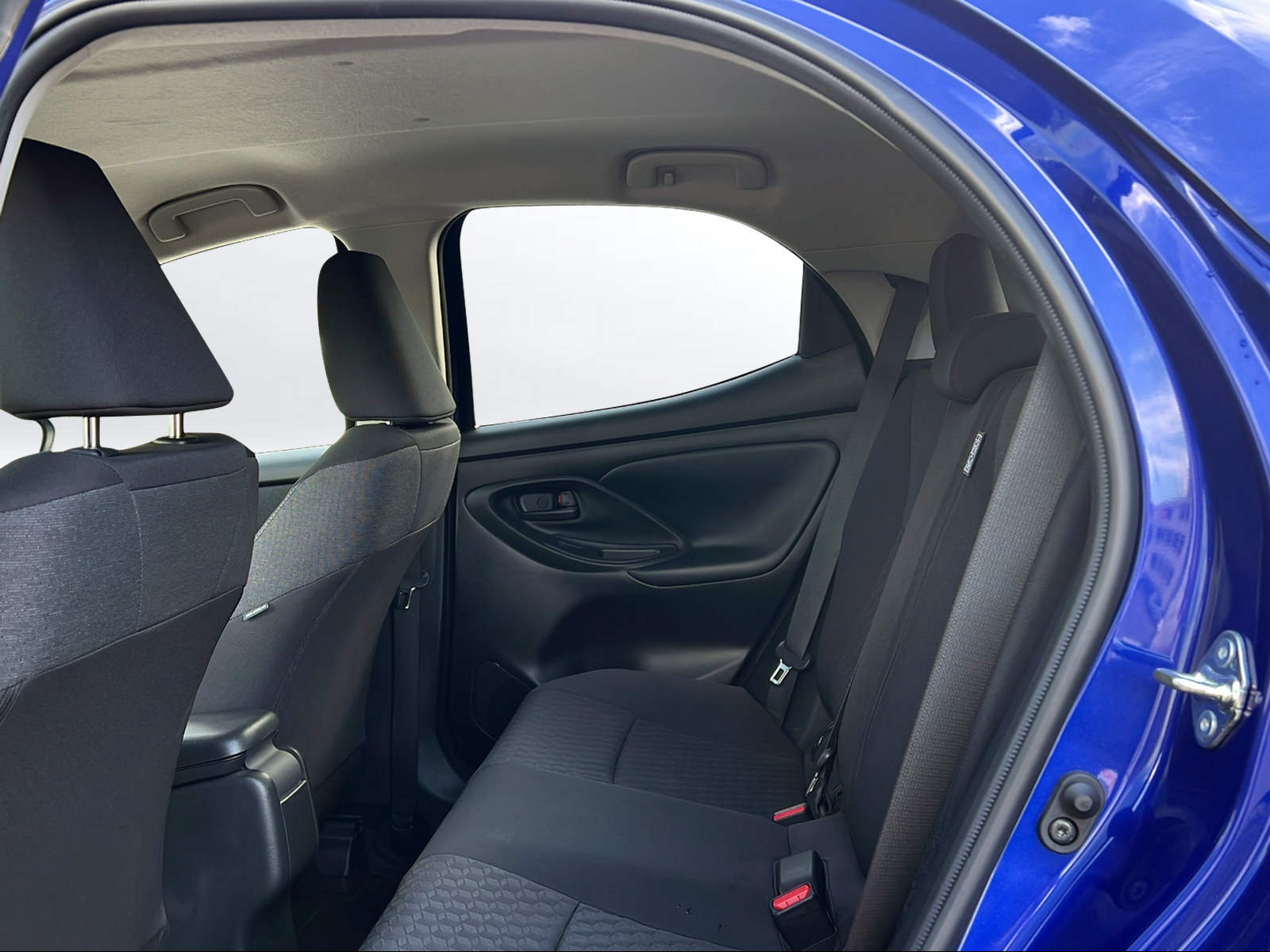 TOYOTA Yaris 1.5 Trend e-CVT - 12