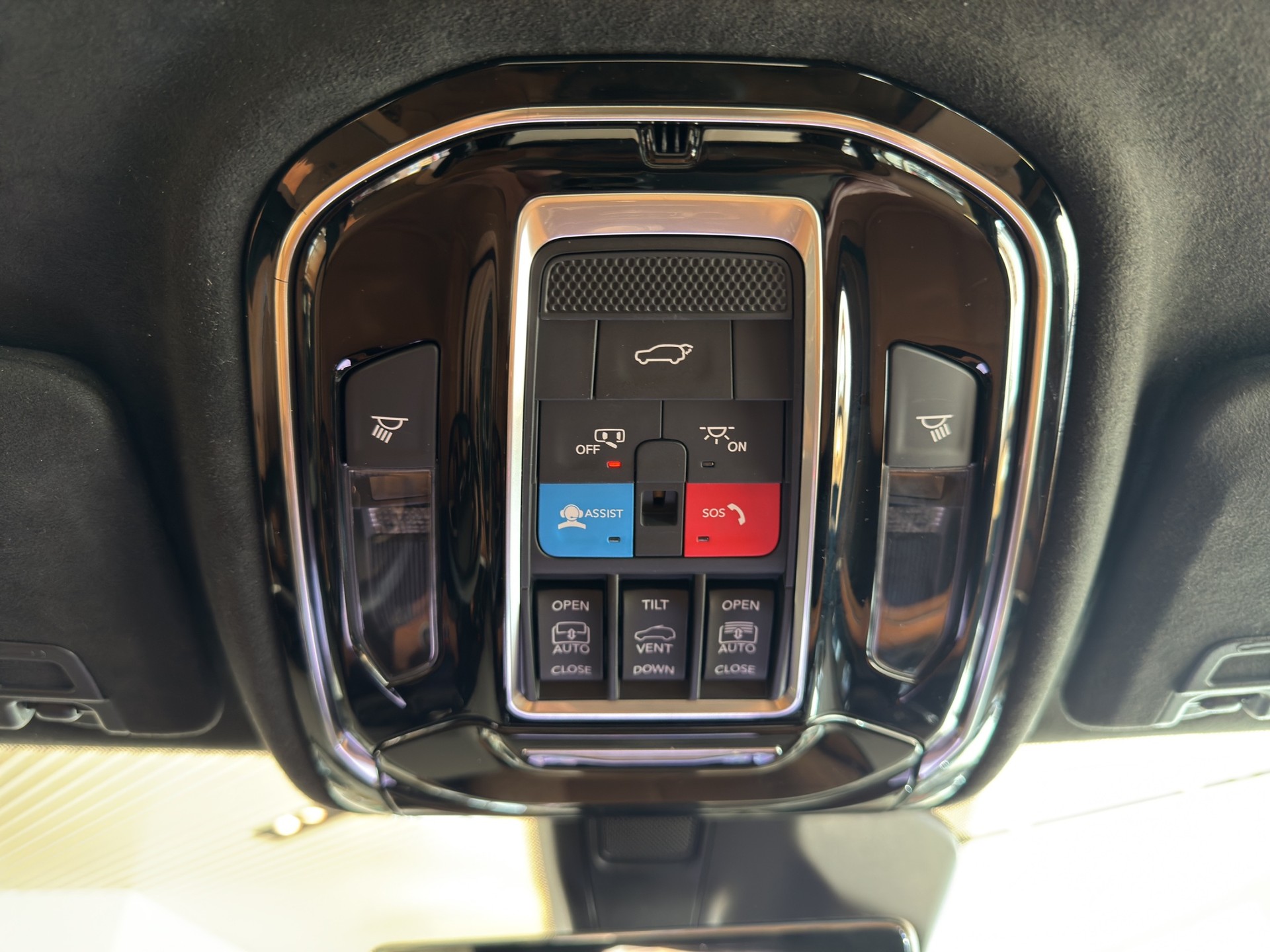 JEEP Hemi Summit Reserve - 11