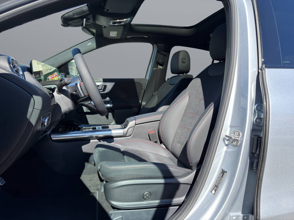 MERCEDES-BENZ GLA 220 d AMG Line 4matic - 8