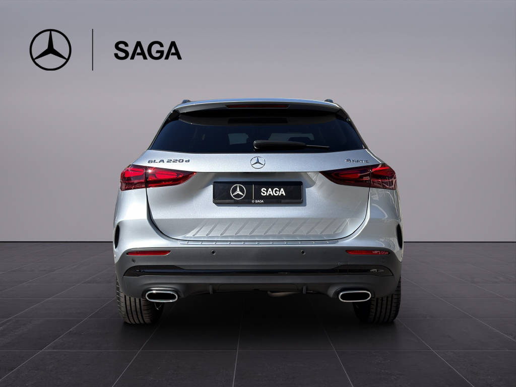 MERCEDES-BENZ GLA 220 d AMG Line 4matic - 5