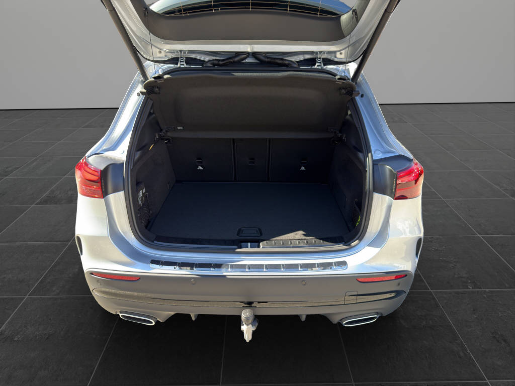 MERCEDES-BENZ GLA 220 d AMG Line 4matic - 16