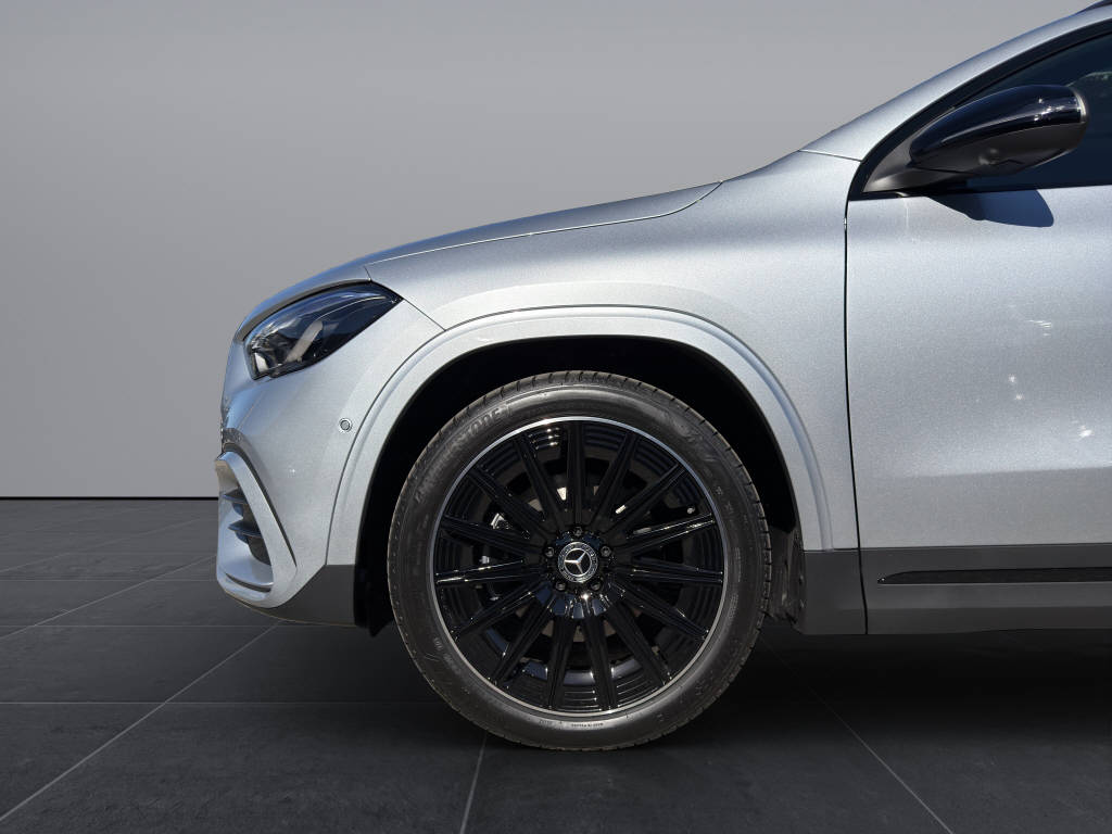 MERCEDES-BENZ GLA 220 d AMG Line 4matic - 17