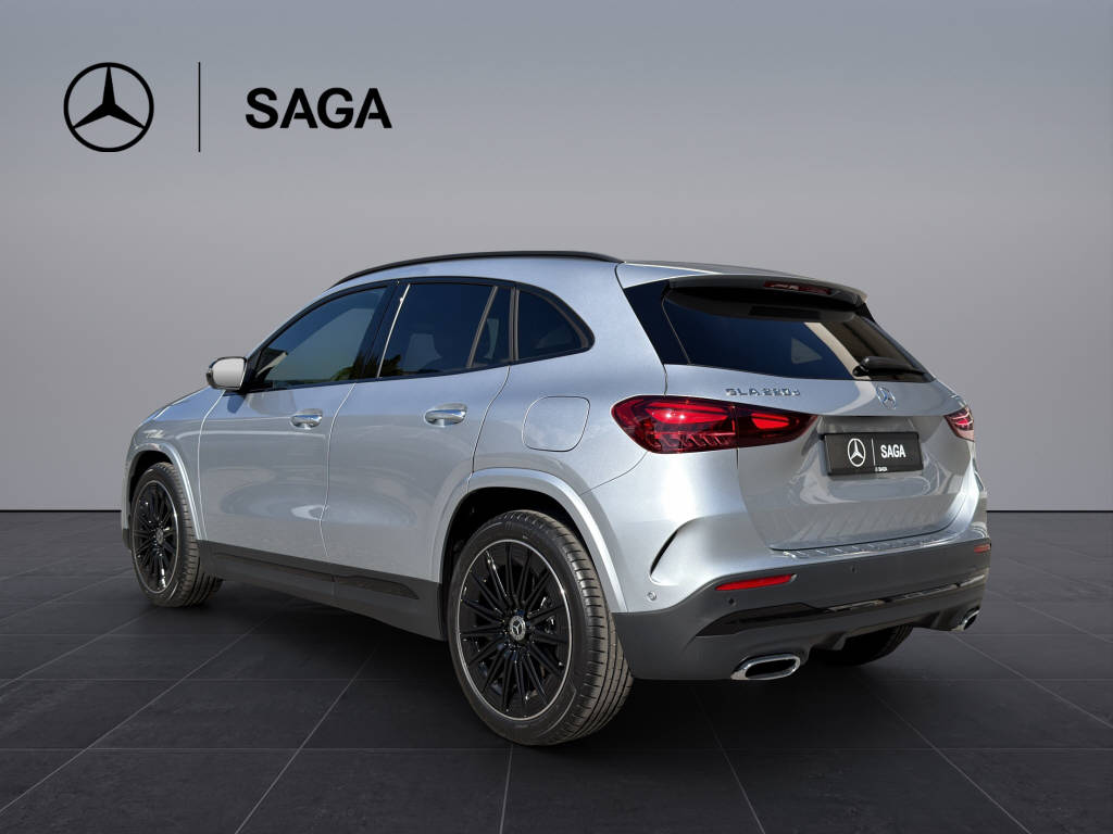 MERCEDES-BENZ GLA 220 d AMG Line 4matic - 4