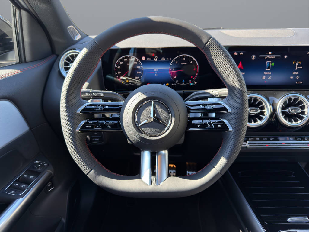 MERCEDES-BENZ GLA 220 d AMG Line 4matic - 10