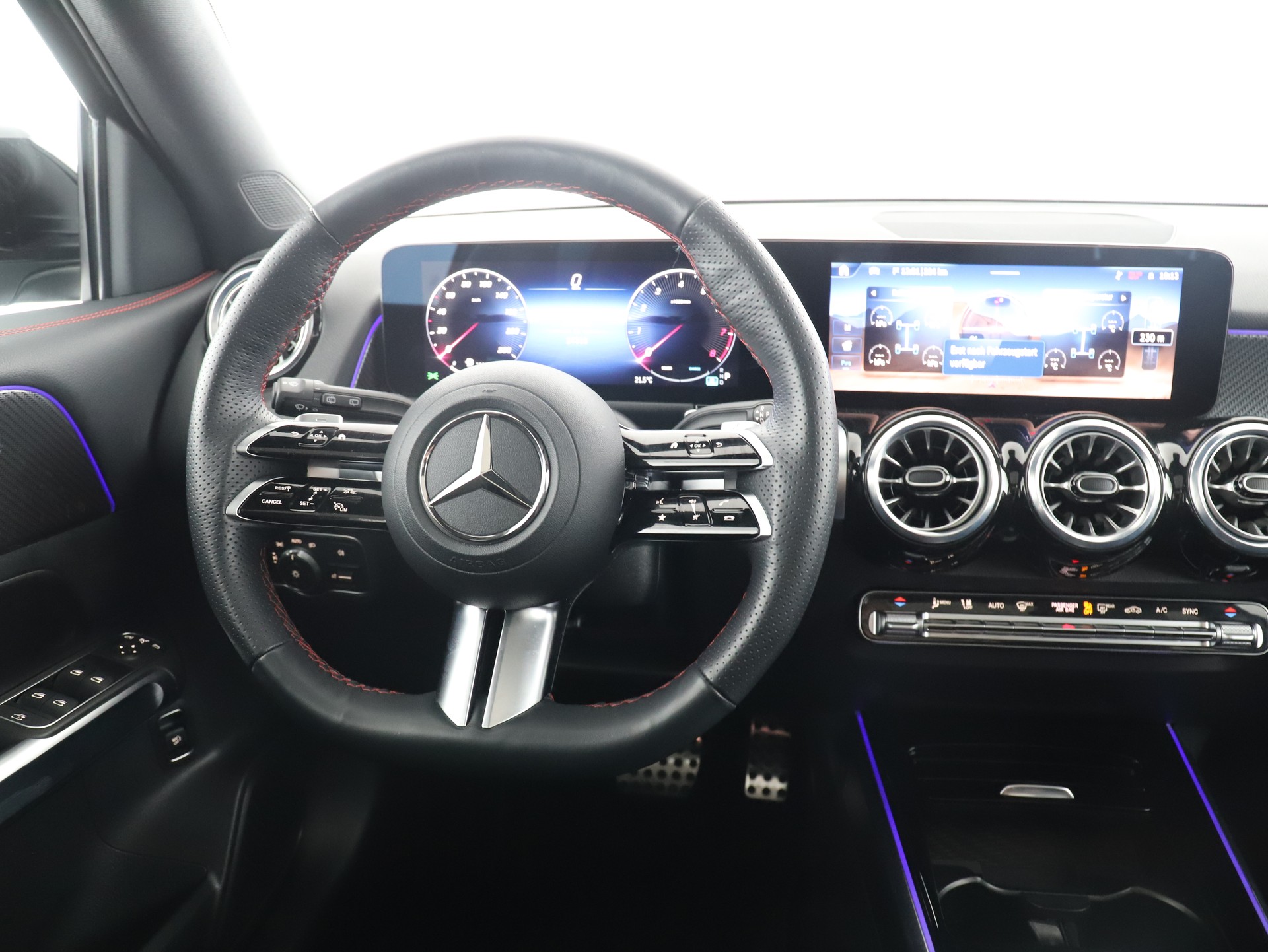 MERCEDES-BENZ GLB 220 4Matic 8G-Tronic - 11