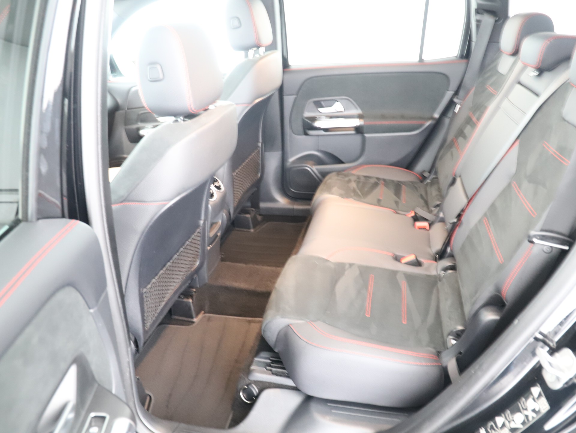 MERCEDES-BENZ GLB 220 4Matic 8G-Tronic - 12