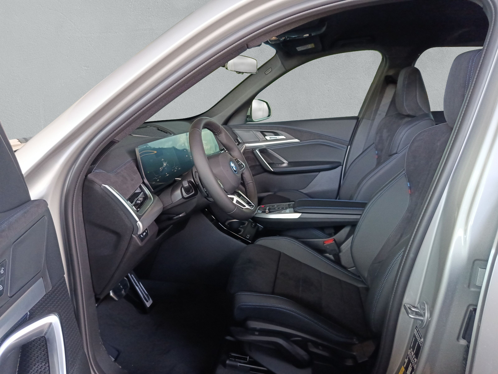 BMW iX1 xDrive 30 M Sport - 12