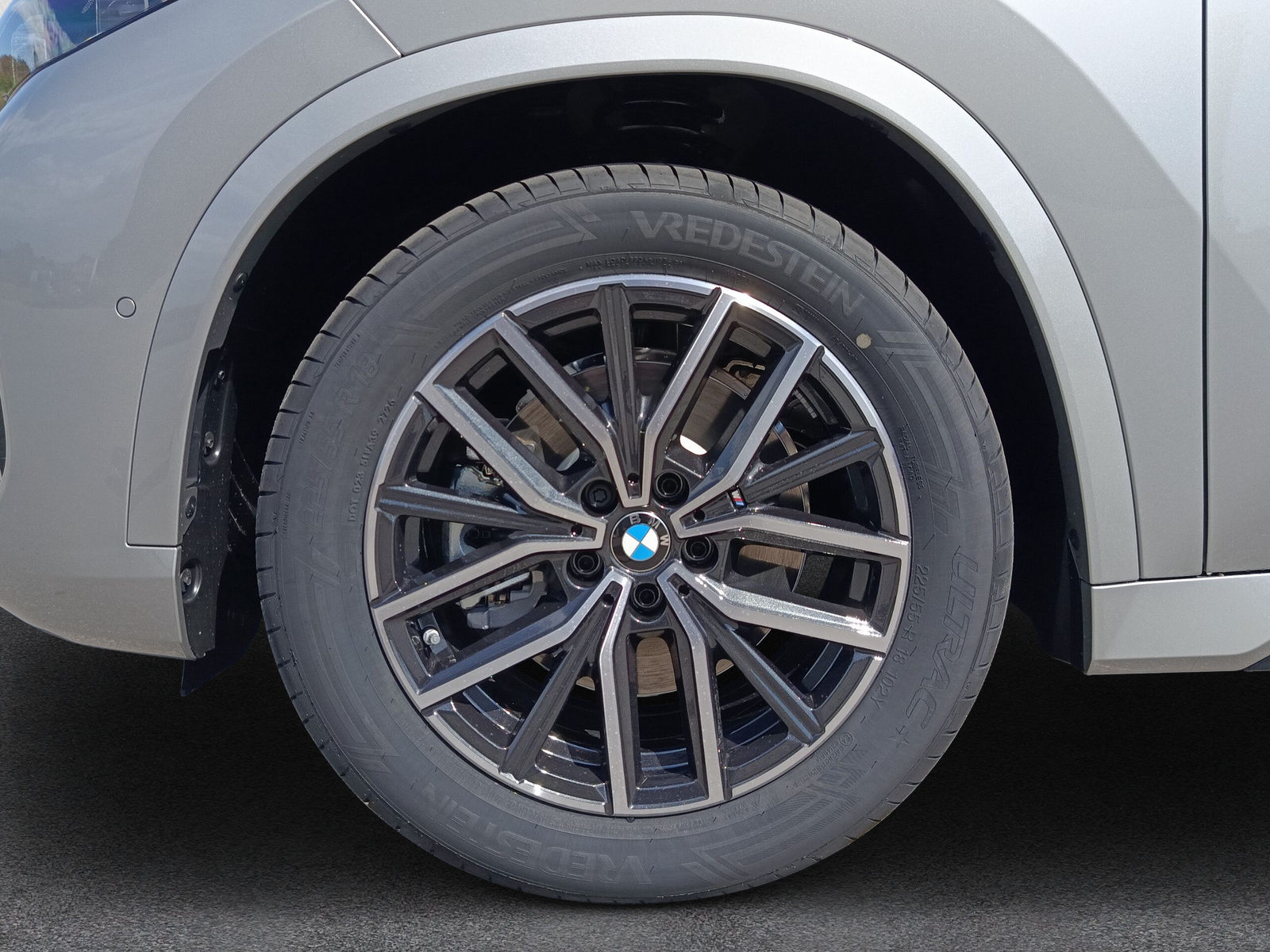 BMW iX1 xDrive 30 M Sport - 10