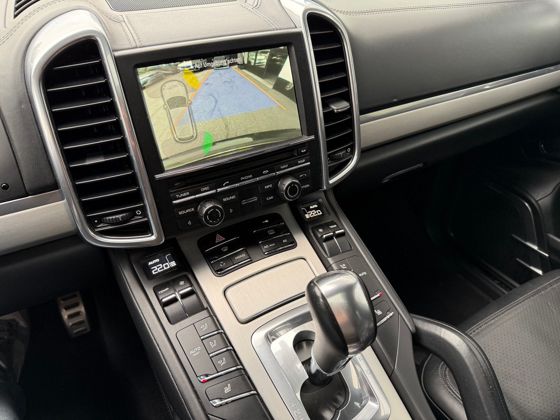 PORSCHE Cayenne Turbo - 12