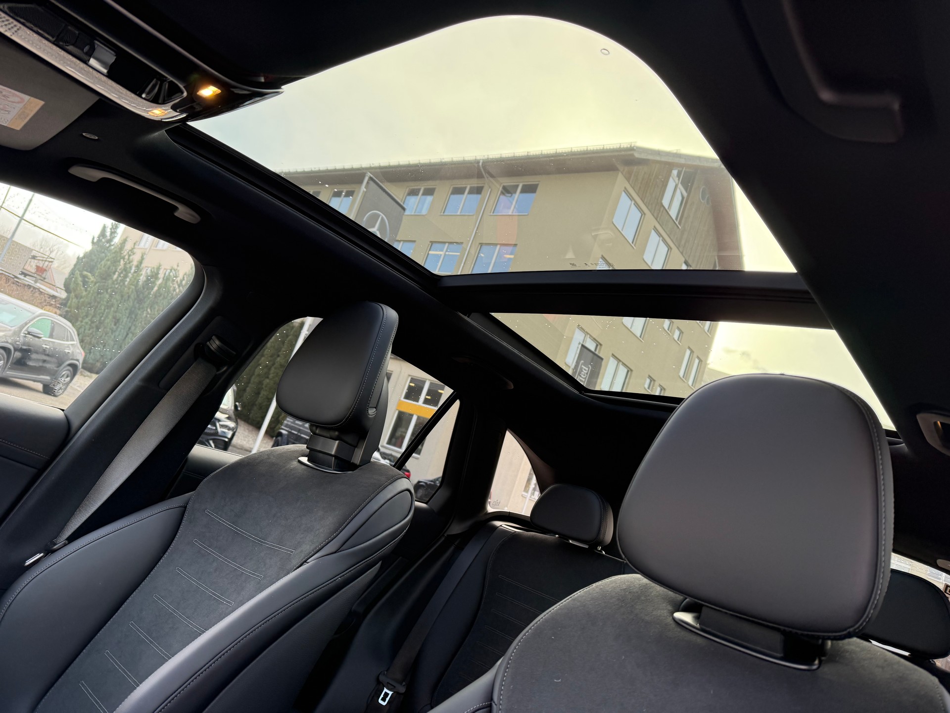 MERCEDES-BENZ GLC 300 4Matic 9G-Tronic - 12