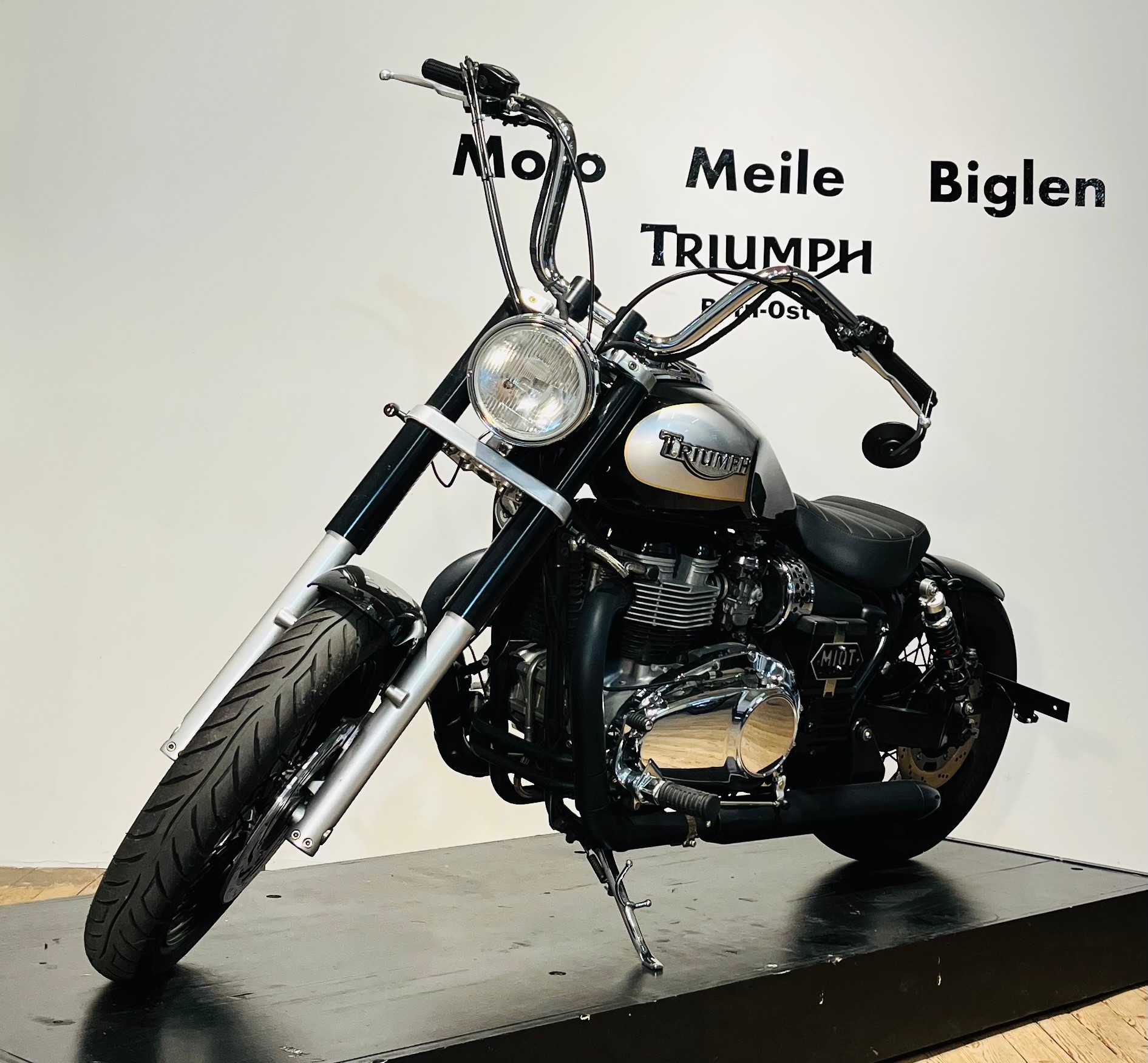 TRIUMPH Bonneville America 800 - 4