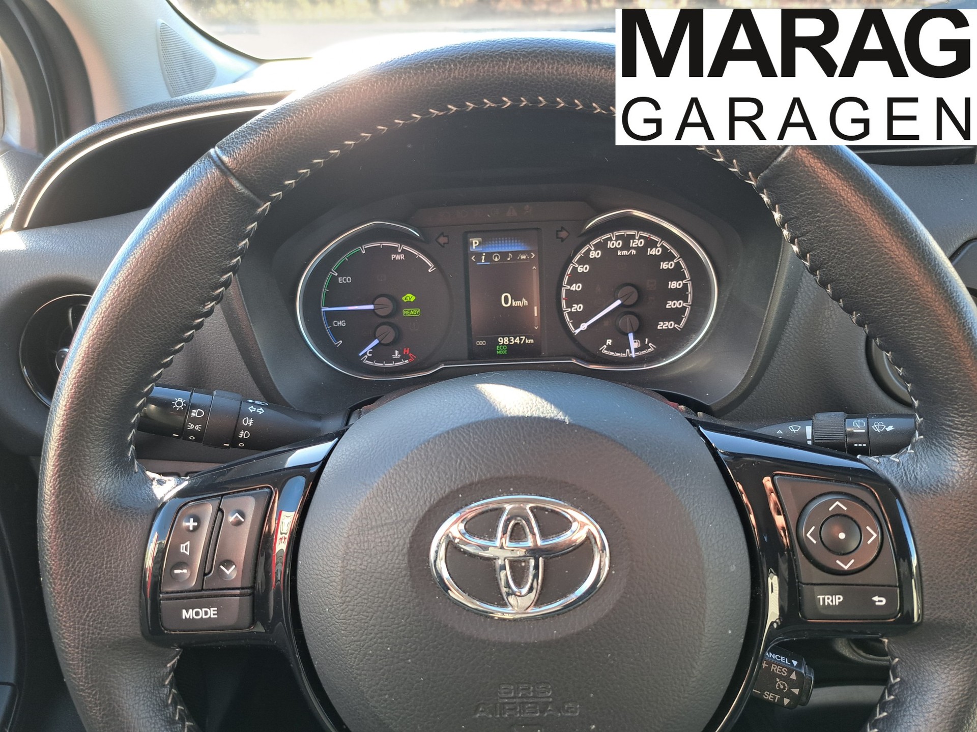 TOYOTA Yaris 1.5 VVT-i Hybrid Trend e-CVT - 12