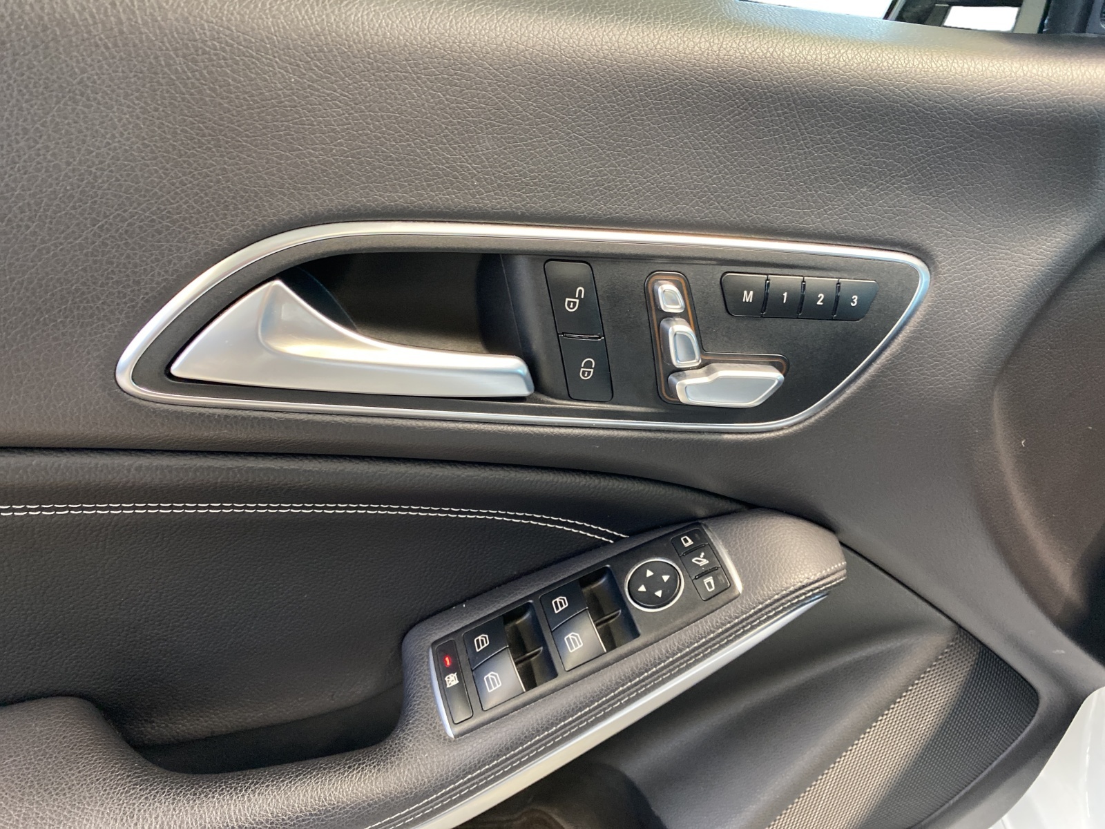 MERCEDES-BENZ CLA 200 Night Star Shooting Brake - 11